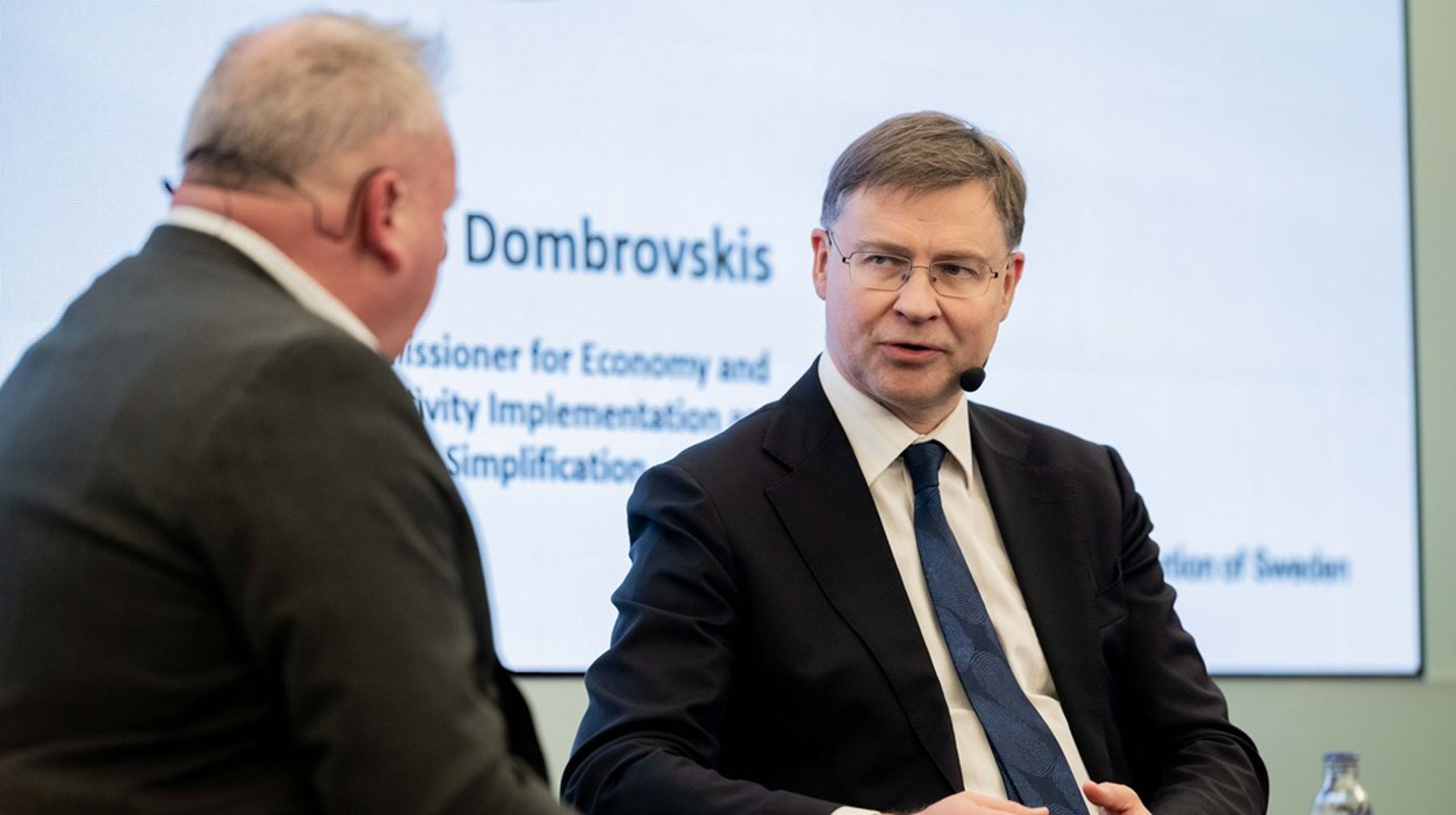 Alle
EU-institutioner må udvise "disciplin og selvbeherskelse" i lovgivningsprocessen, bønfaldt Valdis Dombrovskis på forenklingskonference.