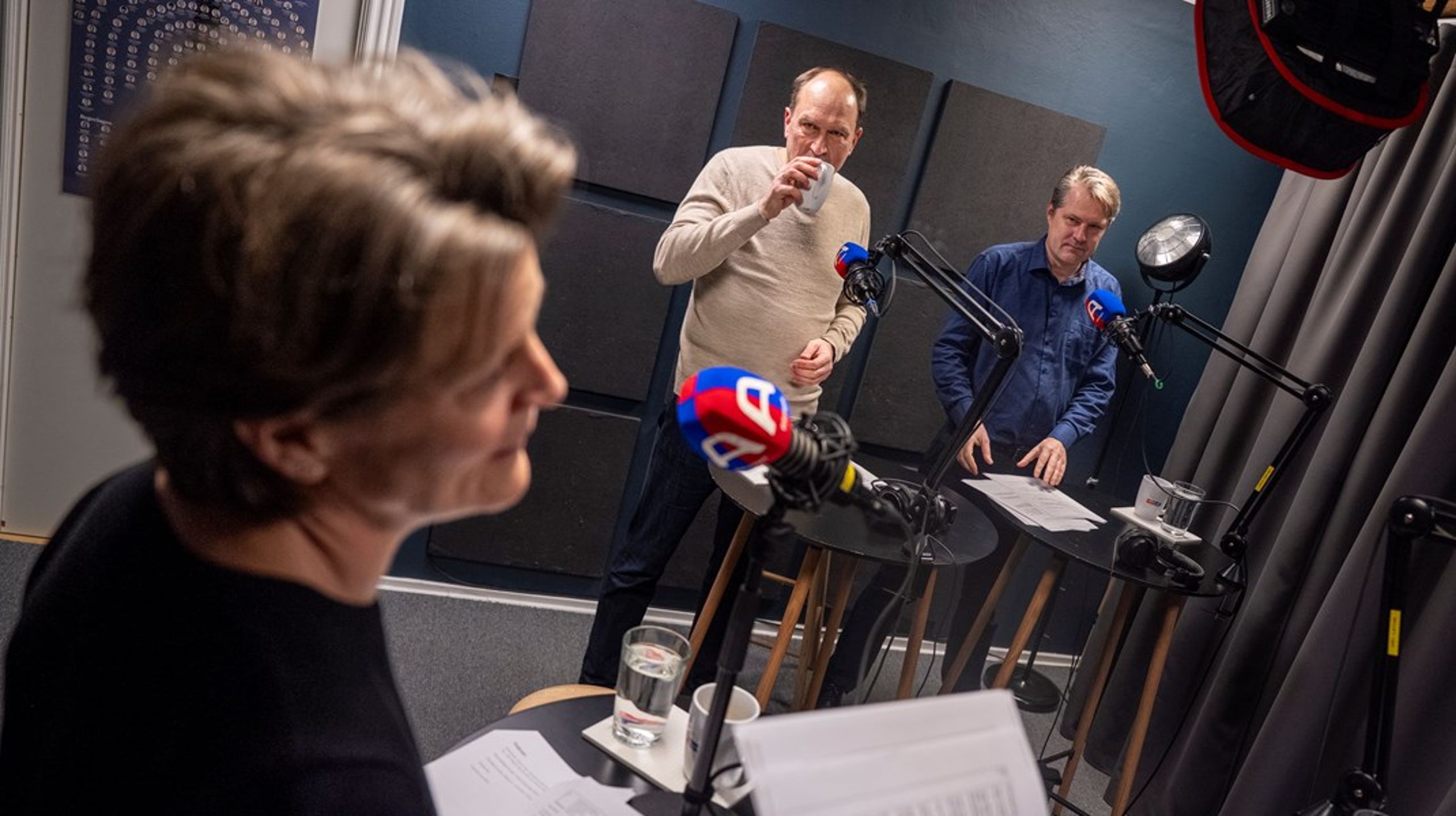 Gæsterne i Politisk Stuegang er Camilla Rathcke, Jonatan Schloss, Jakob Kjellberg