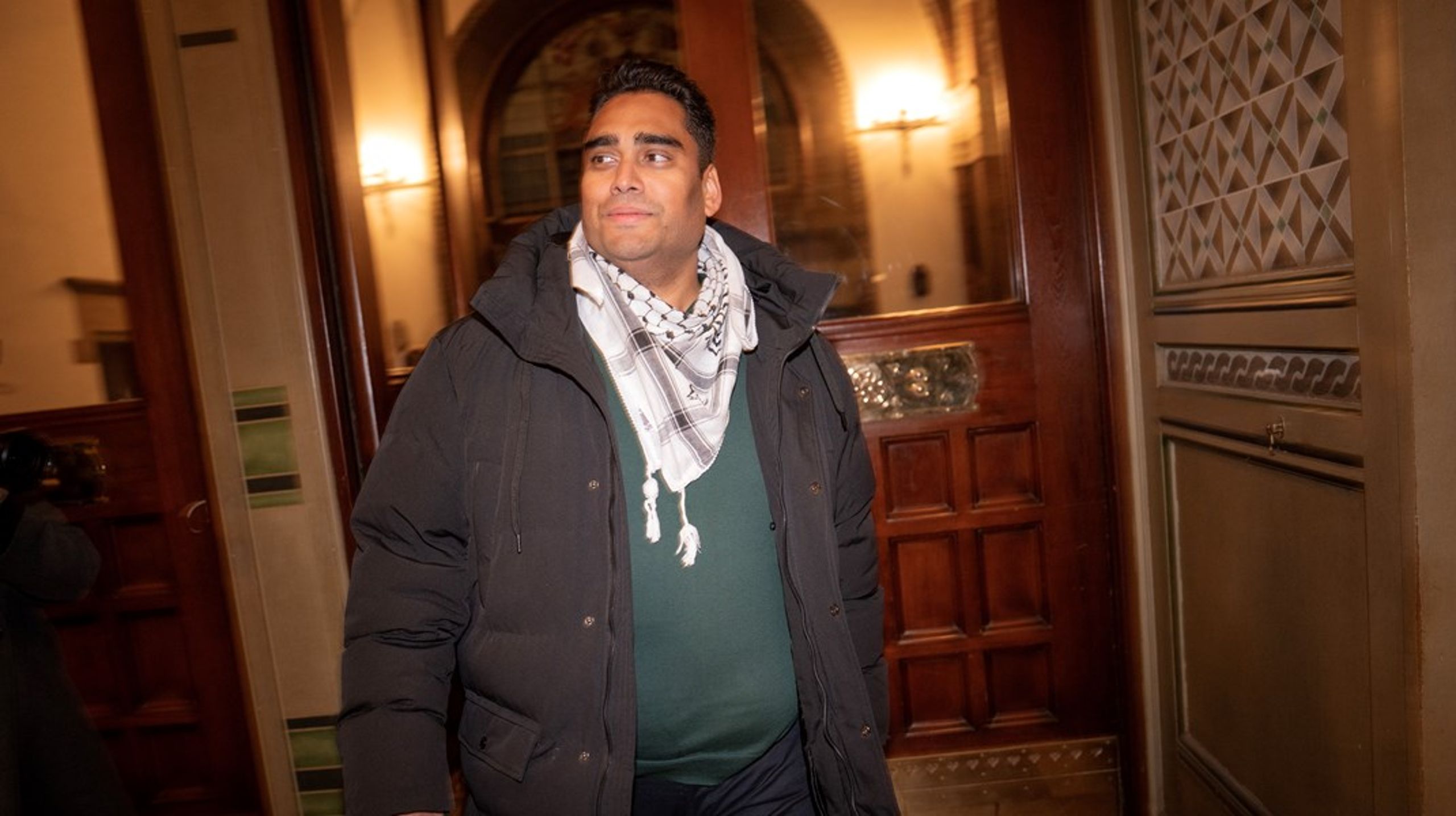 Politik handler også om at vide, hvornår det er tid til
at træde til side, før endnu flere mennesker mister tilliden, og før endnu
flere forventninger ender i skuffelse, skriver Ali Aminali.<br>