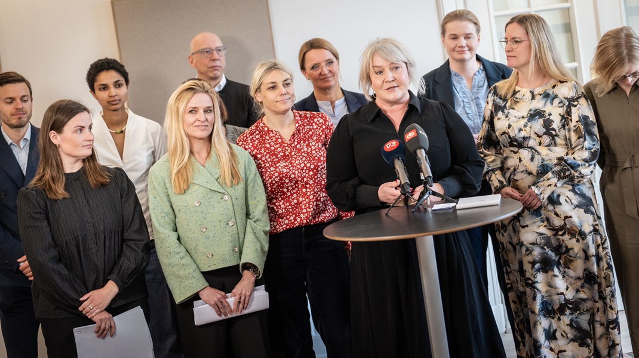 På billedet fremgår uddannelses- og forskningsminister Christina Egelund (M) sammen med forskningsordførerne fra Folketingets partier i den netop afsluttede valgperiode. Arkivfoto.&nbsp;