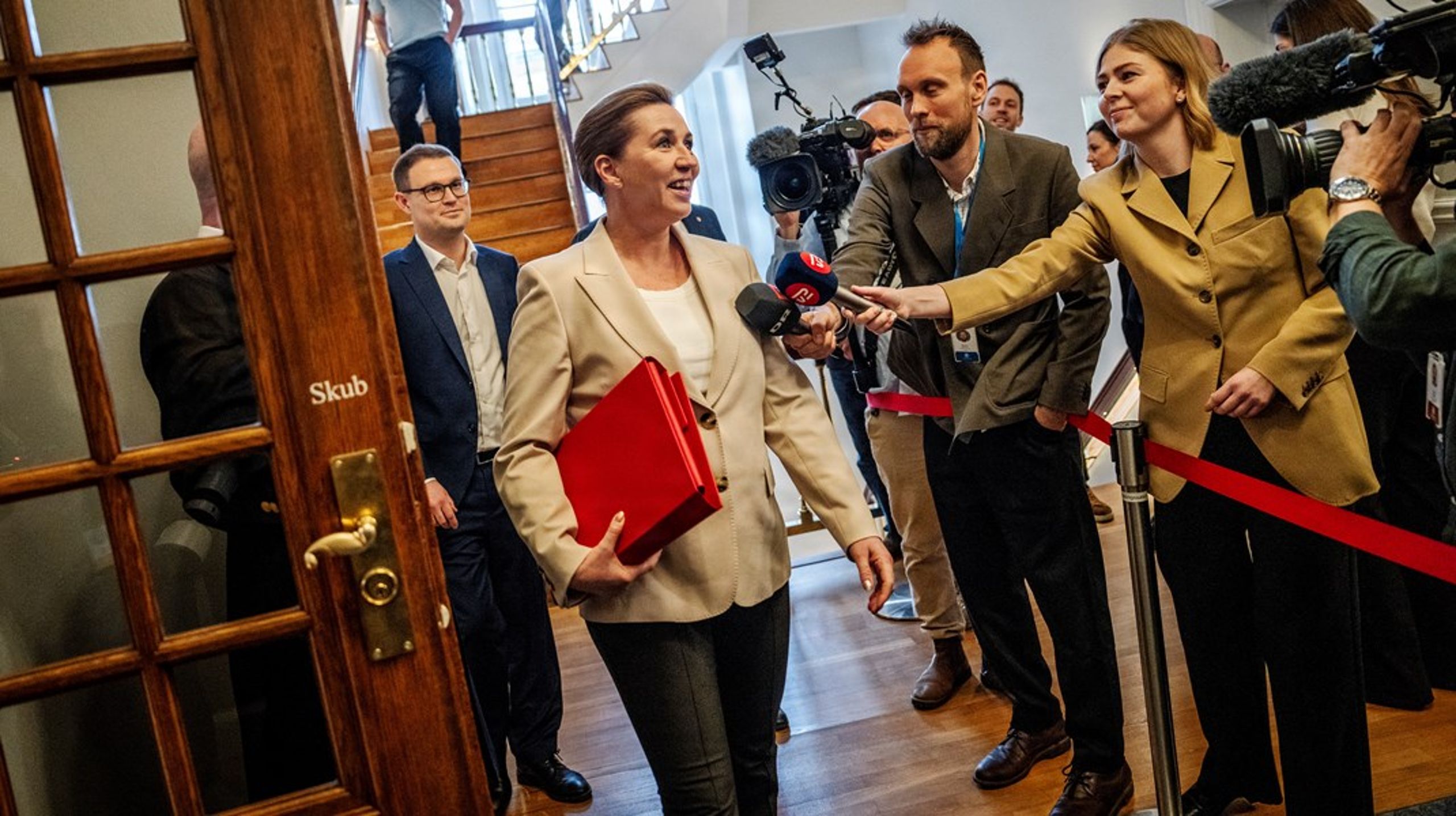 <div><div>Mette Frederiksen har udskrevet valg til Folketinget.</div></div>