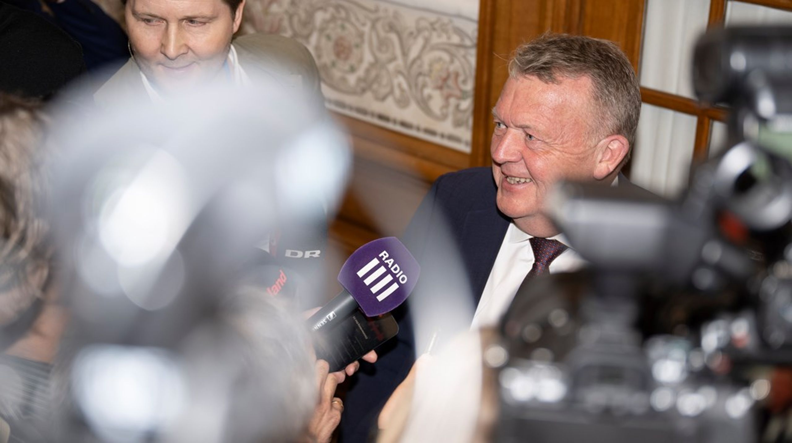 Lars Løkke Rasmussen (M) er hovedperson i februar måneds mest læste kommentar. Billedet er taget, kort efter Mette Frederiksen torsdag udskrev folketingsvalg.