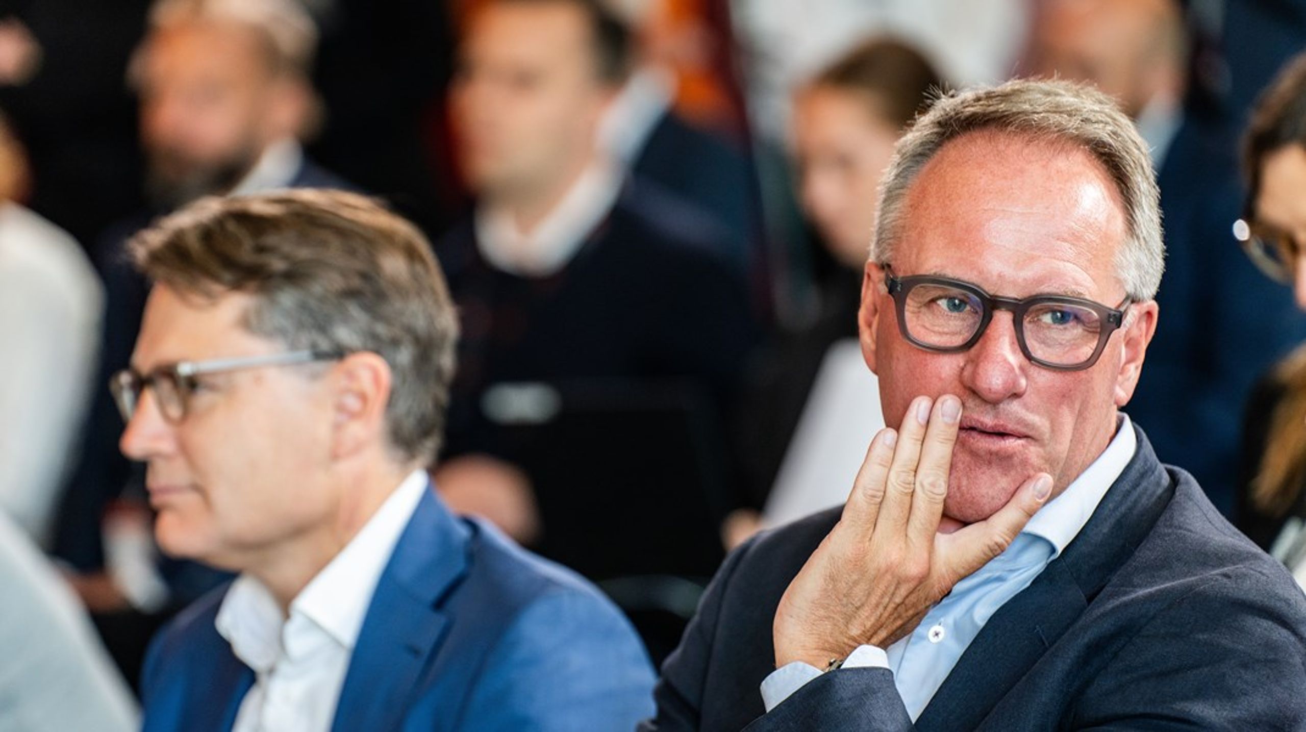 Brian Mikkelsen, topchef i Dansk Erhverv, sammen med DI-boss Lars Sandahl Sørensen. Dansk Erhverv og DI er begge blandt de største økonomiske støtter i en række partier, men ingen af organisationer vil oplyse, hvor store beløb de støtter med. Arkivfoto.&nbsp;