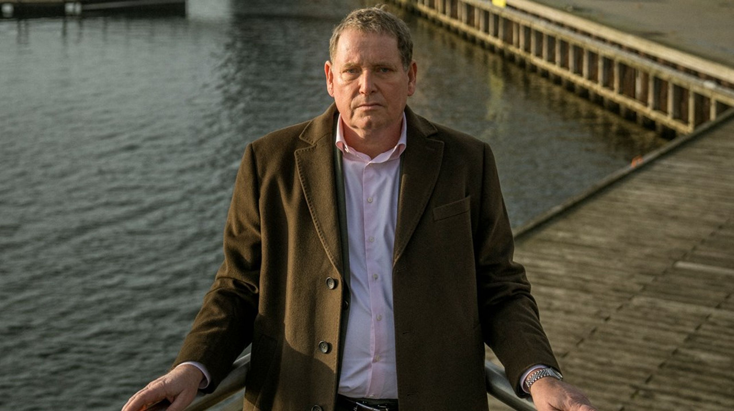 Hver gang en politiker møder op trods en omstridt valgbarhed, undergraves tilliden til bystyret, skriver Carsten Mai