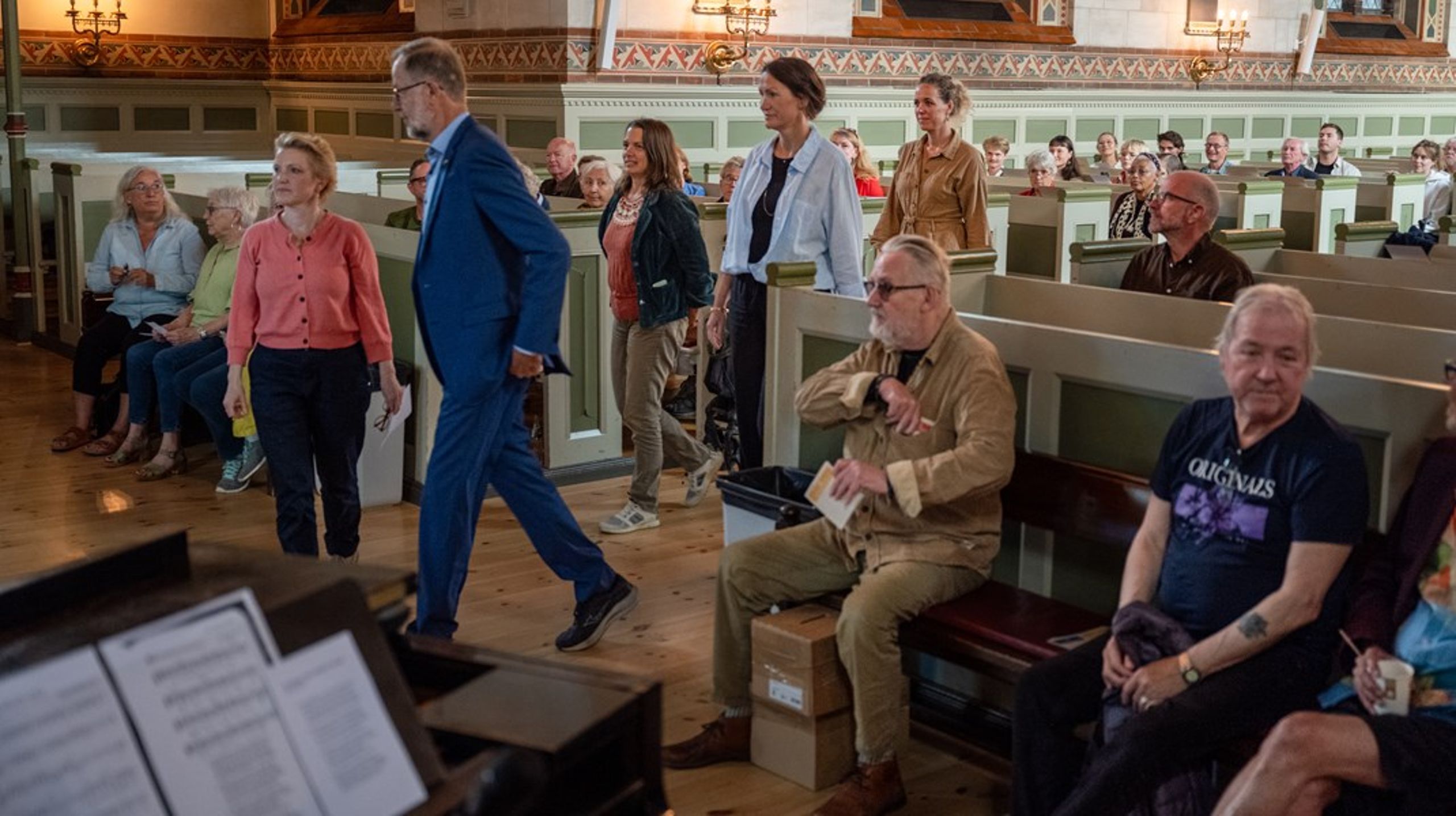 I den danske model ligger førstefortolkningsretten hos arbejdsgiveren. Men i folkekirken skal menighedsrådene i dag have ministeriet til at forklare, hvad aftalerne betyder i praksis, skriver&nbsp;Inge Kjær Andersen.