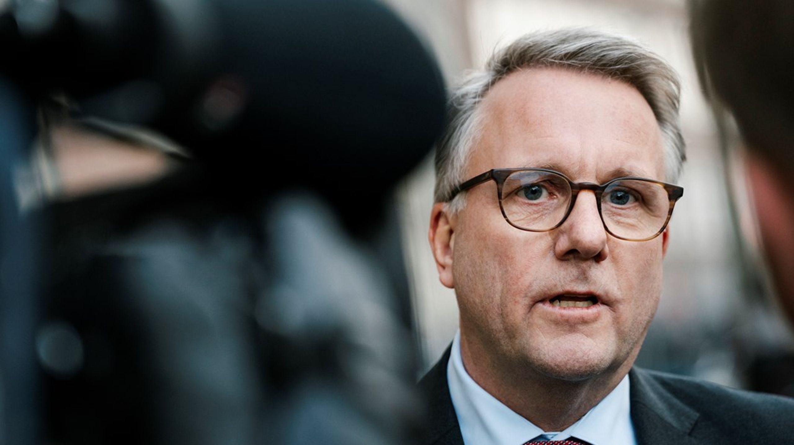 Erhvervsminister Morten Bødskov (S)&nbsp;kalder en ny motorvej i Ring 5 for "vigtig", mens flere andre kandidater i partiet betragter vejen som både dyr og voldsom for naturen.