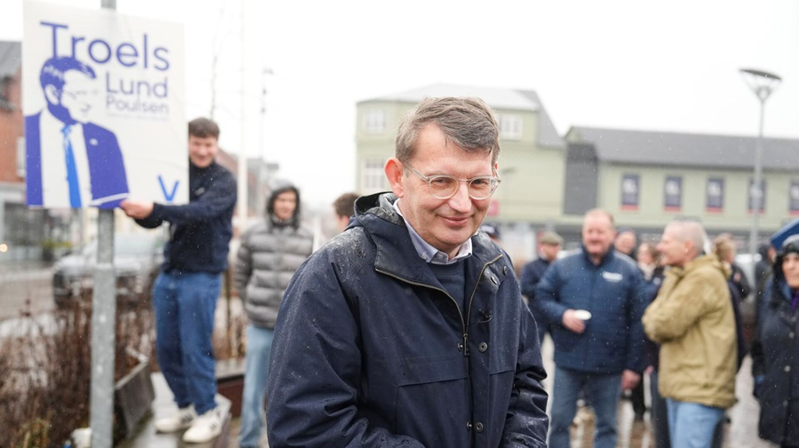 "Hvis Troels Lund vil spille i den allerøverste liga, skal han kunne matche rutinerede regeringsledere som Mette Frederiksen og Lars Løkke, og der er han ikke helt endnu," siger Altingets politiske kommentator, efter at Venstre går tilbage i Altinget-snittet.