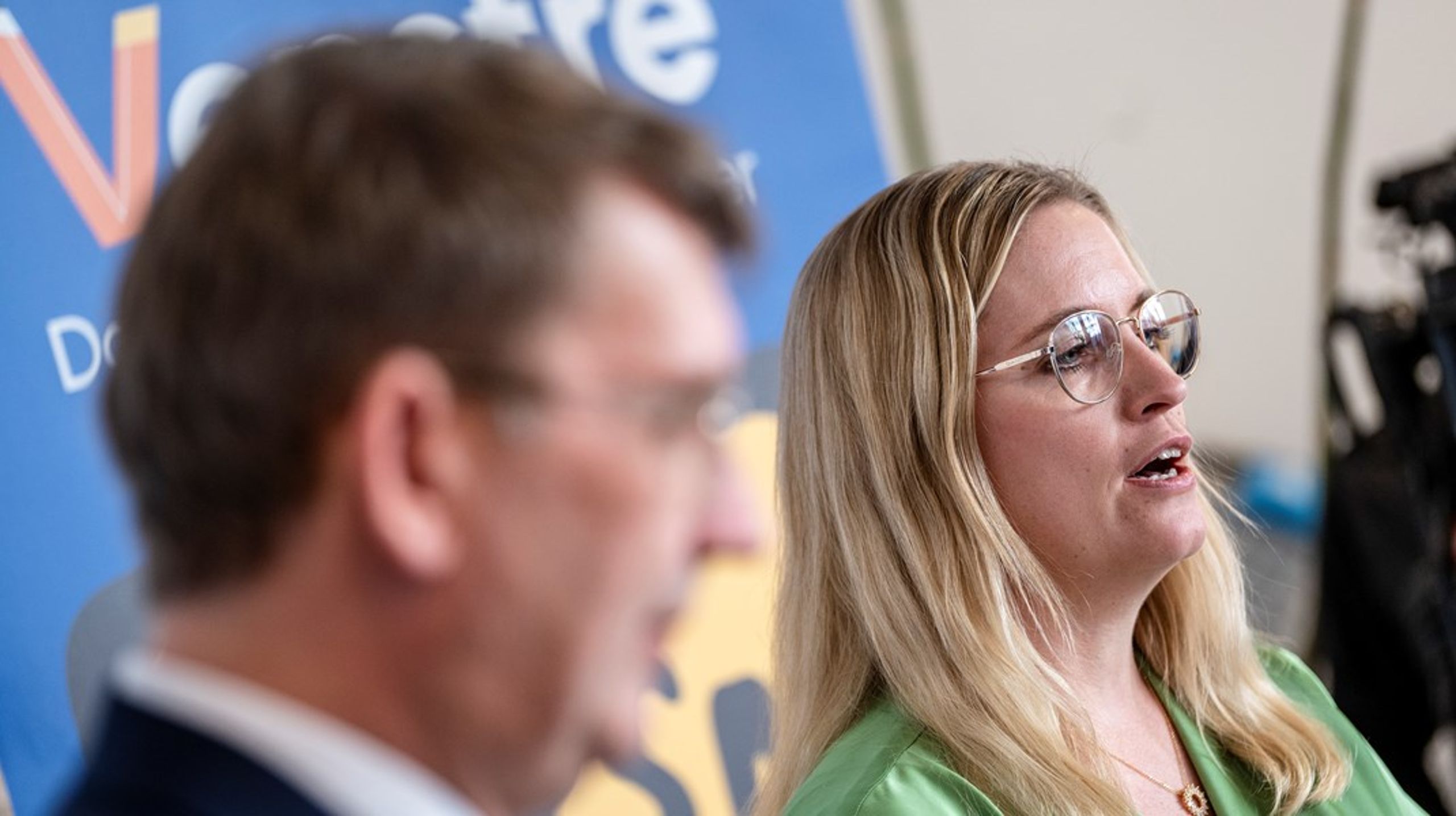 Økonomiminister Stephanie Lose og Forsvarsminister Troels Lund Poulsen fremlagde onsdag Venstres udspil på skoleområdet. Det skal&nbsp;finansieres med en milliard kroner fra forskningsreserven i fire år.