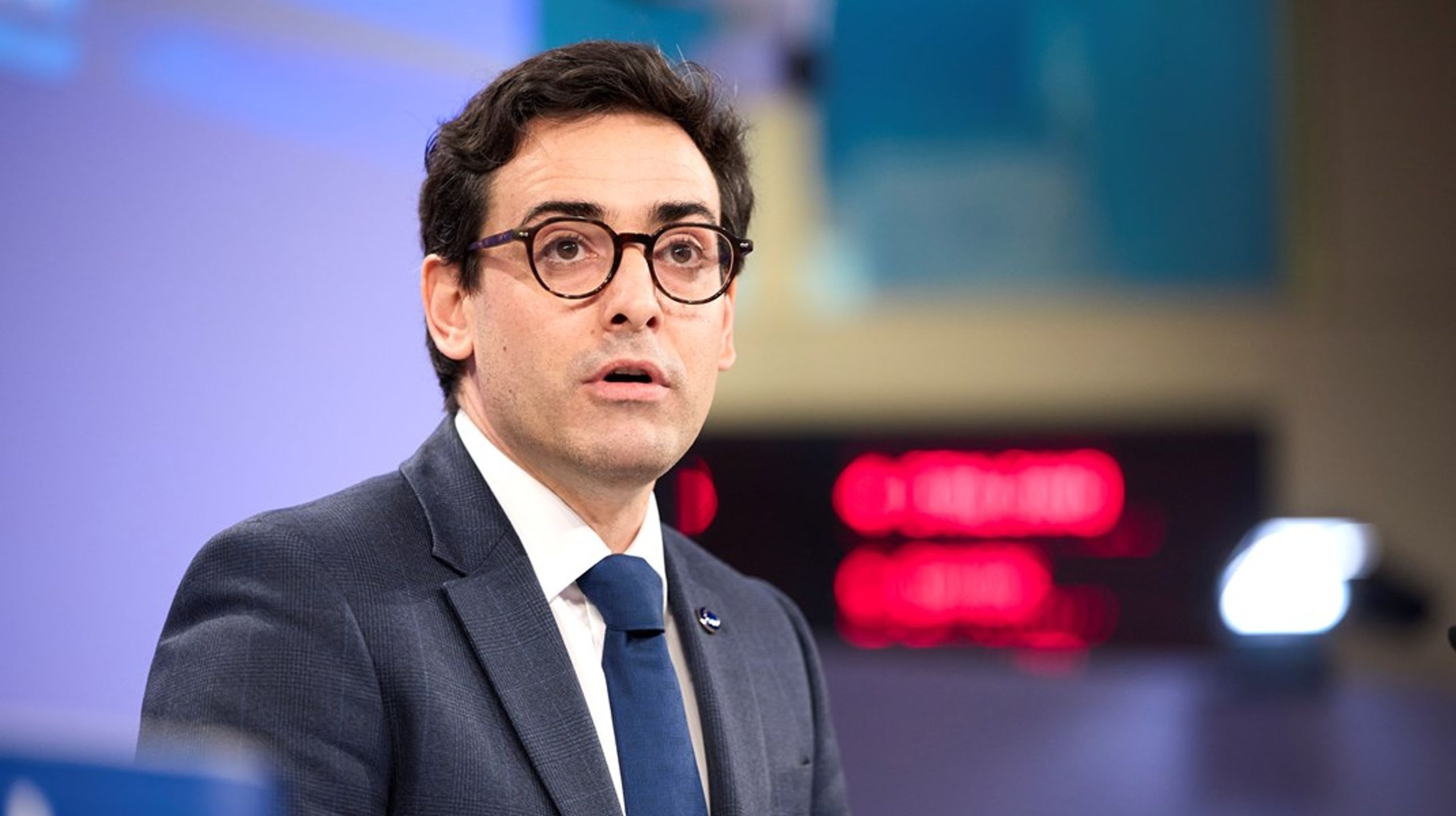 Den franske industrikommissær Stéphane Séjourné har arbejdet på sit industriudspil i månedsvis og har flere gange måttet udskyde præsentationen på grund af politiske uenigheder.