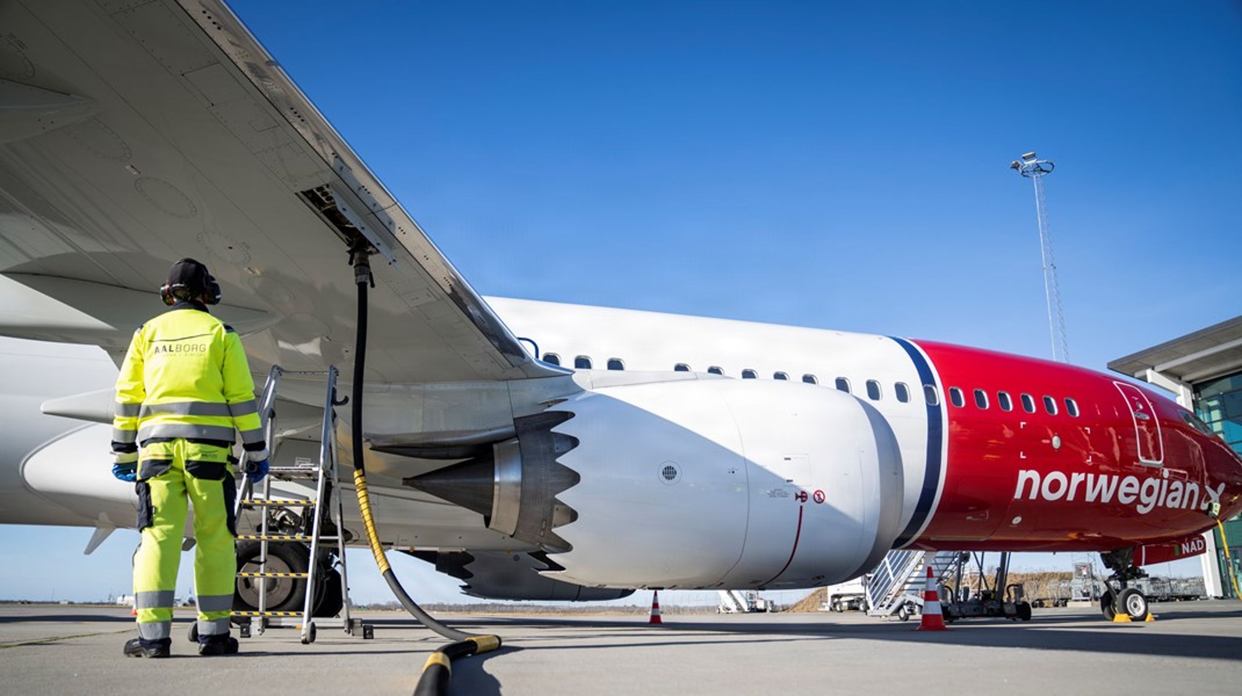 Onsdag sendte Norwegian for første gang et fly afsted på den nye indenrigsrute mellem Aalborg og København, hvor&nbsp;40 procent af brændstoffet skal være grønt.&nbsp;