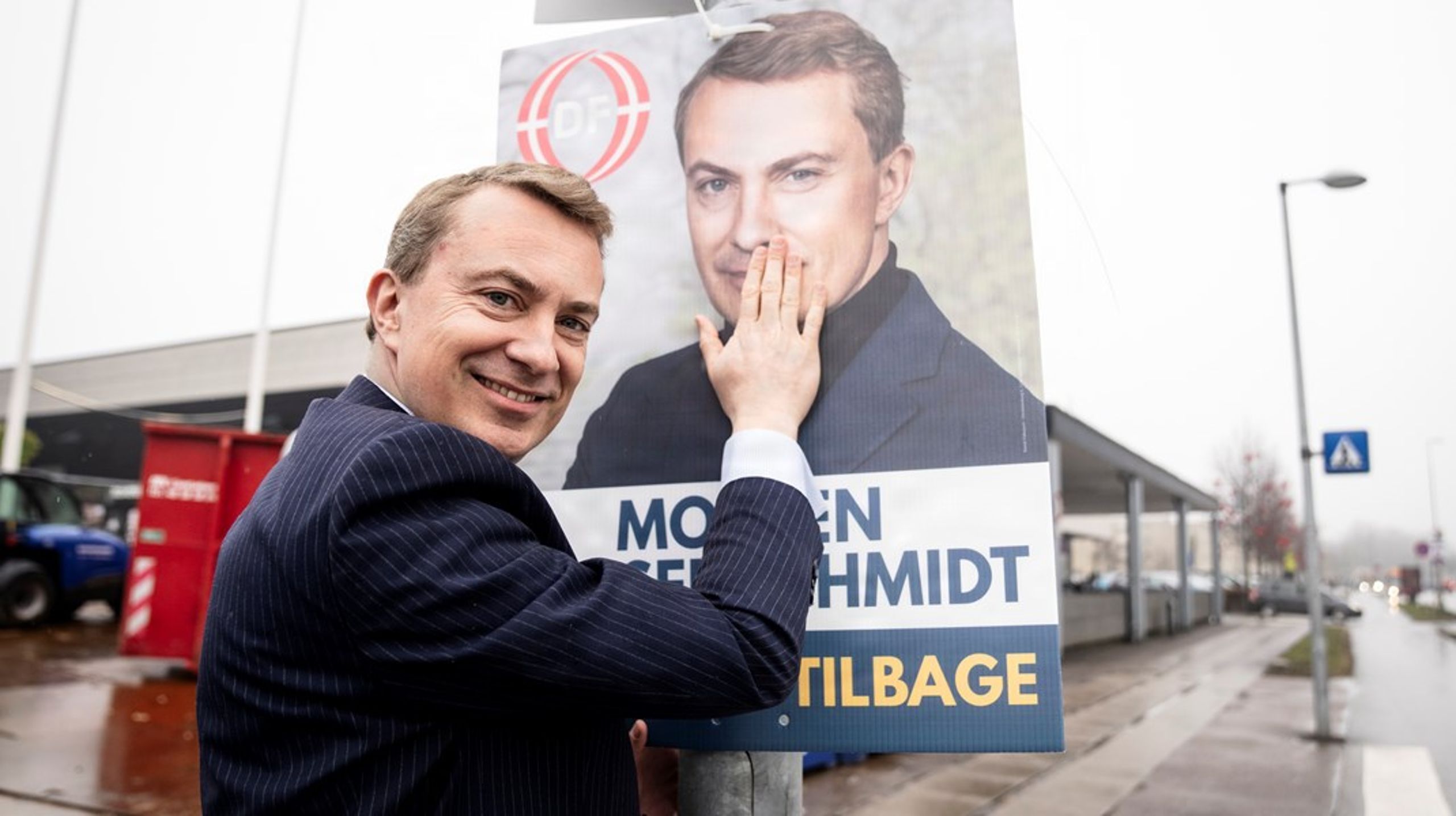 Morten Messerschmidts nye bog er velskrevet og småmanipulerende over for læseren, skriver John Wagner.