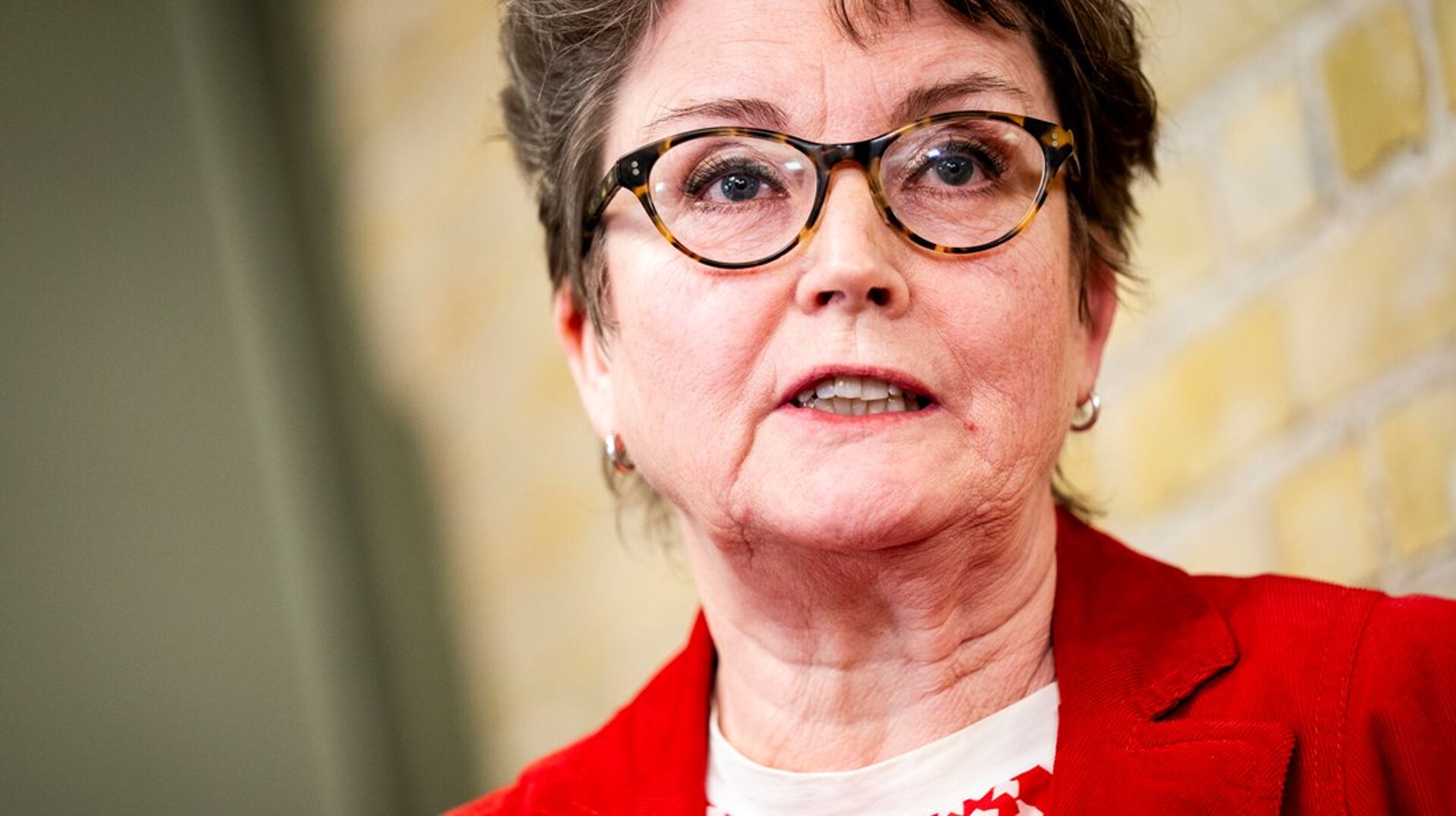 Fødevarepriserne har længe været en varm politisk kartoffel, og det har blandt andet resulteret i en fødevarecheck til udvalgte danskere, og senere på året skal fødevaremomsen diskuteres.
Men vi må ikke glemme de offentlige køkkener, skriver&nbsp;Ghita Parry.