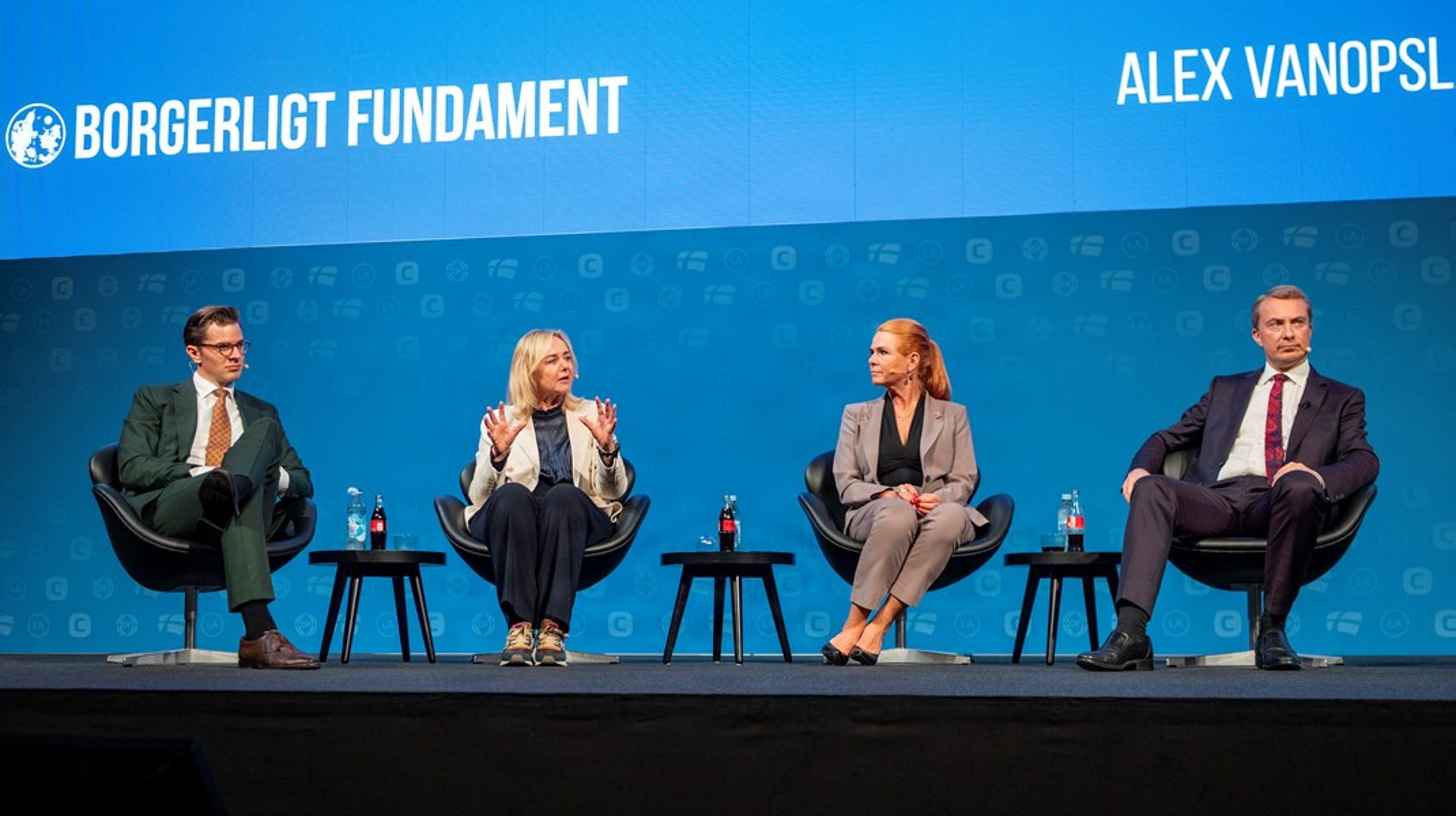 De fælles "50 forslag til de første 100 dage", som flere af partierne præsenterede på det Blå Konvent i september sidste år, løser ikke opgaven, skriver Søren Søndergaard.