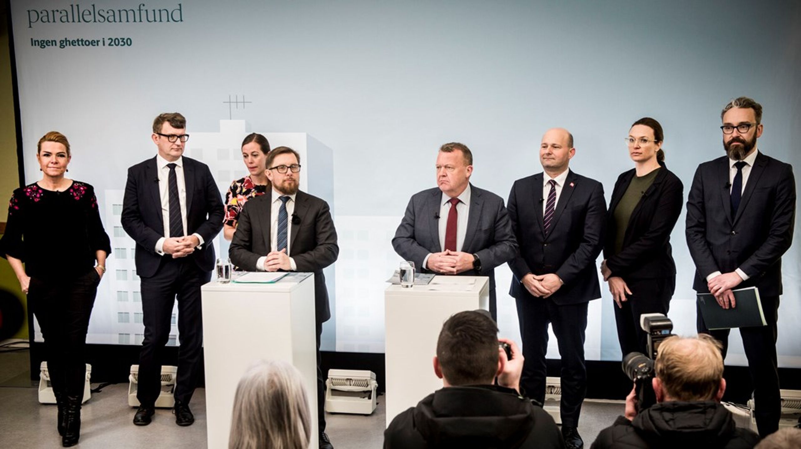 Otte borgerlige ministre præsenterede VLAK-regeringens ghettopakke i 2018. I dag står de vidt forskellige steder i udlændingepolitikken. (Foto:&nbsp;Sofie Mathiassen/Ritzau Scanpix)