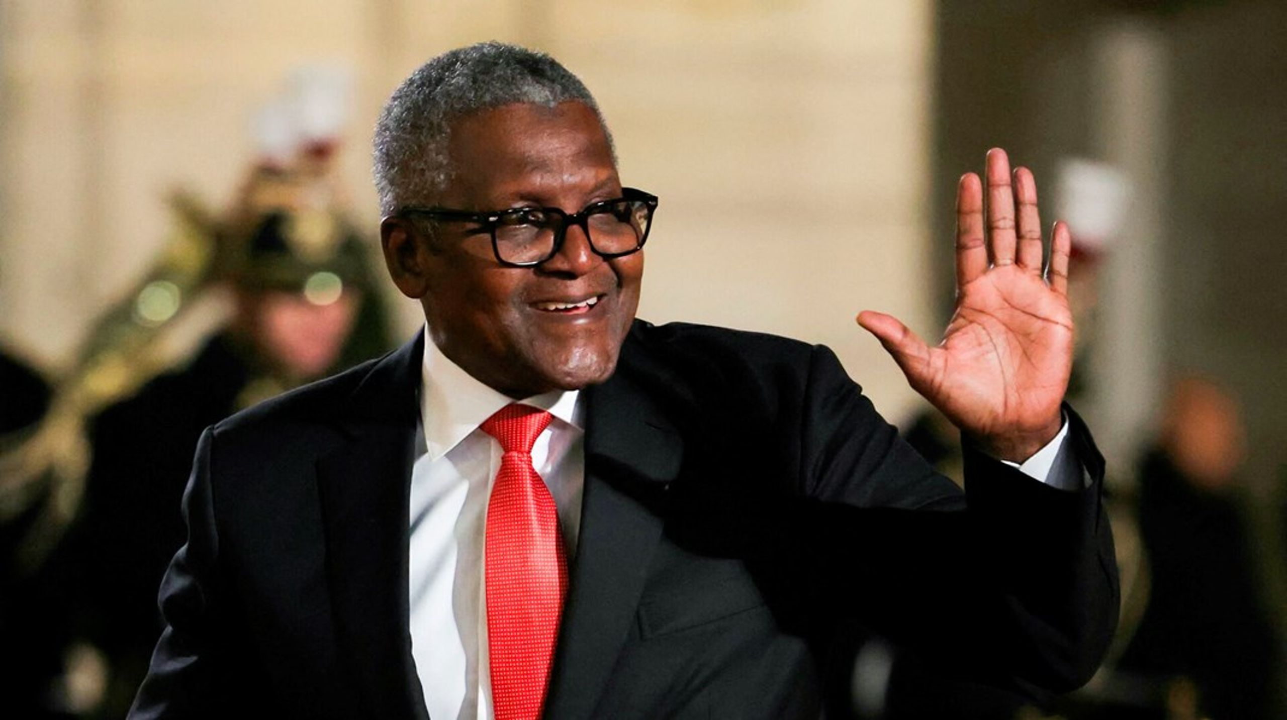 Afrikas rigeste mand, Aliko Dangote har en formue på 28,5 milliarder dollars. Det er på niveau med Bill Gates og Jeff Bezos.&nbsp;