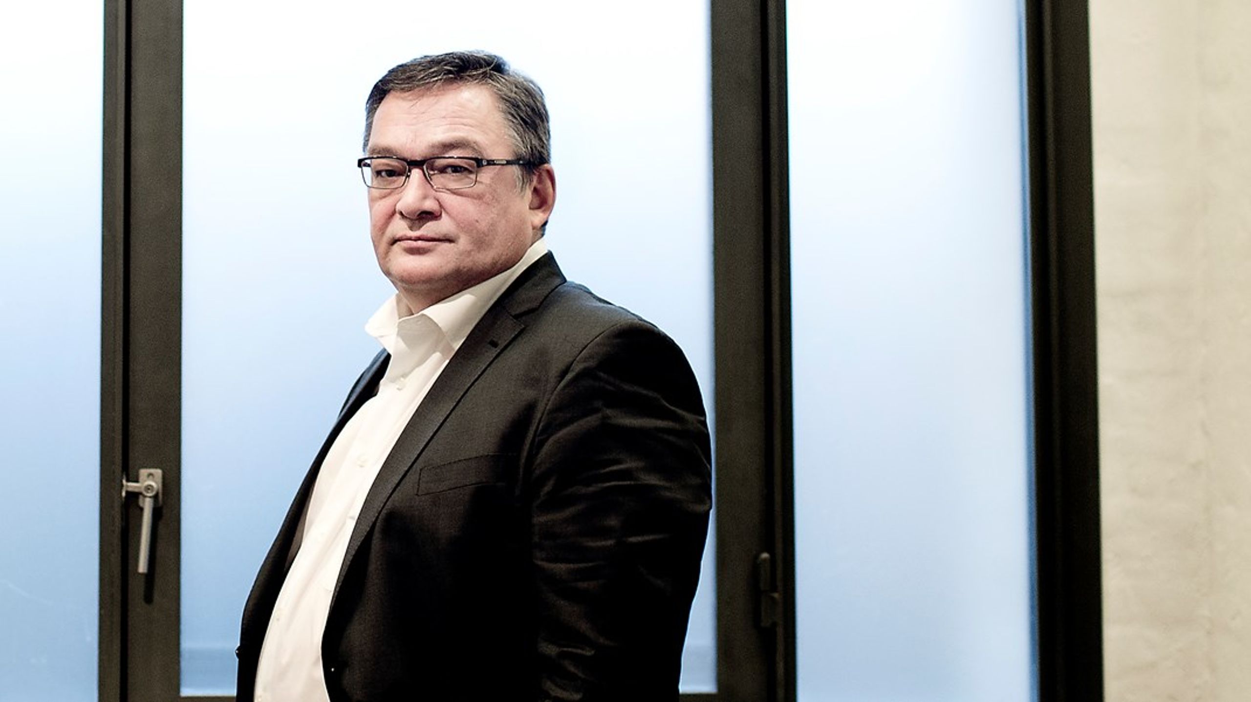 Kuupik Kleist er uddannet socialrådgiver, og har haft flere topposter i grøndlandsk politik