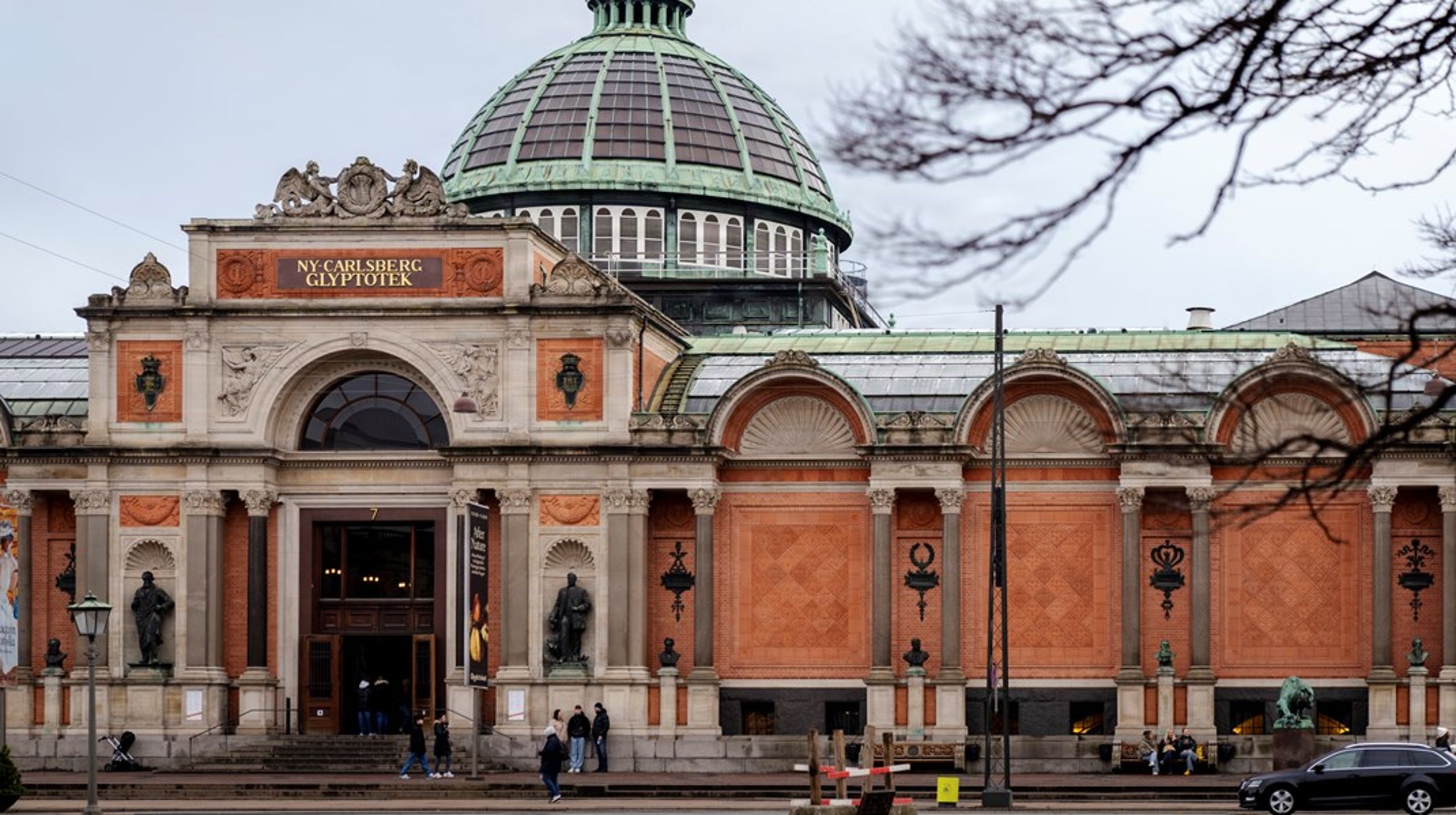 Ny Carlsbergfondet overrækker hvert år&nbsp;priser til dansk kunst ved en reception i Festsalen på Glyptoteket.