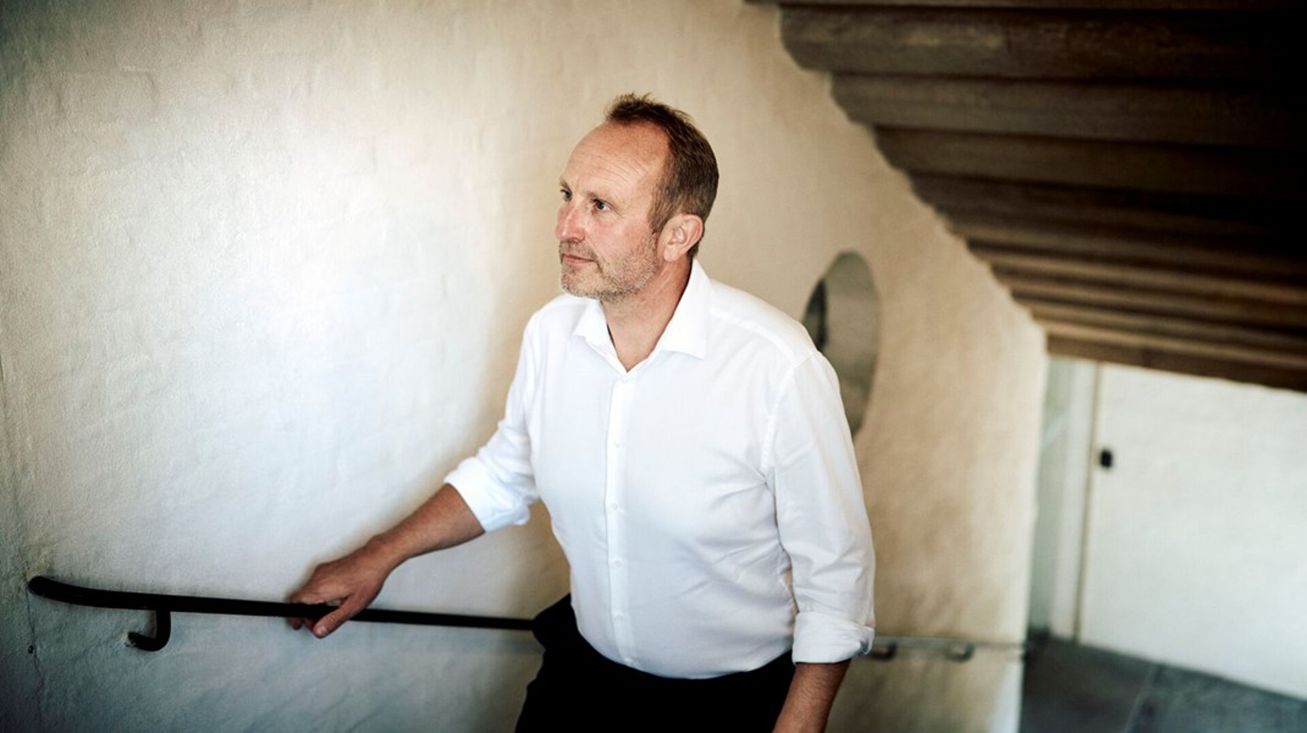 Martin Lidegaard håber at få mulighed for at tage spørgsmålet om rigsfællesskabets fremtid op med eller i en ny regering efter valget. "Jeg vil gerne hen til, at det bliver et fælles tilvalg i stedet for, at det bare er historisk bestemt," siger han.