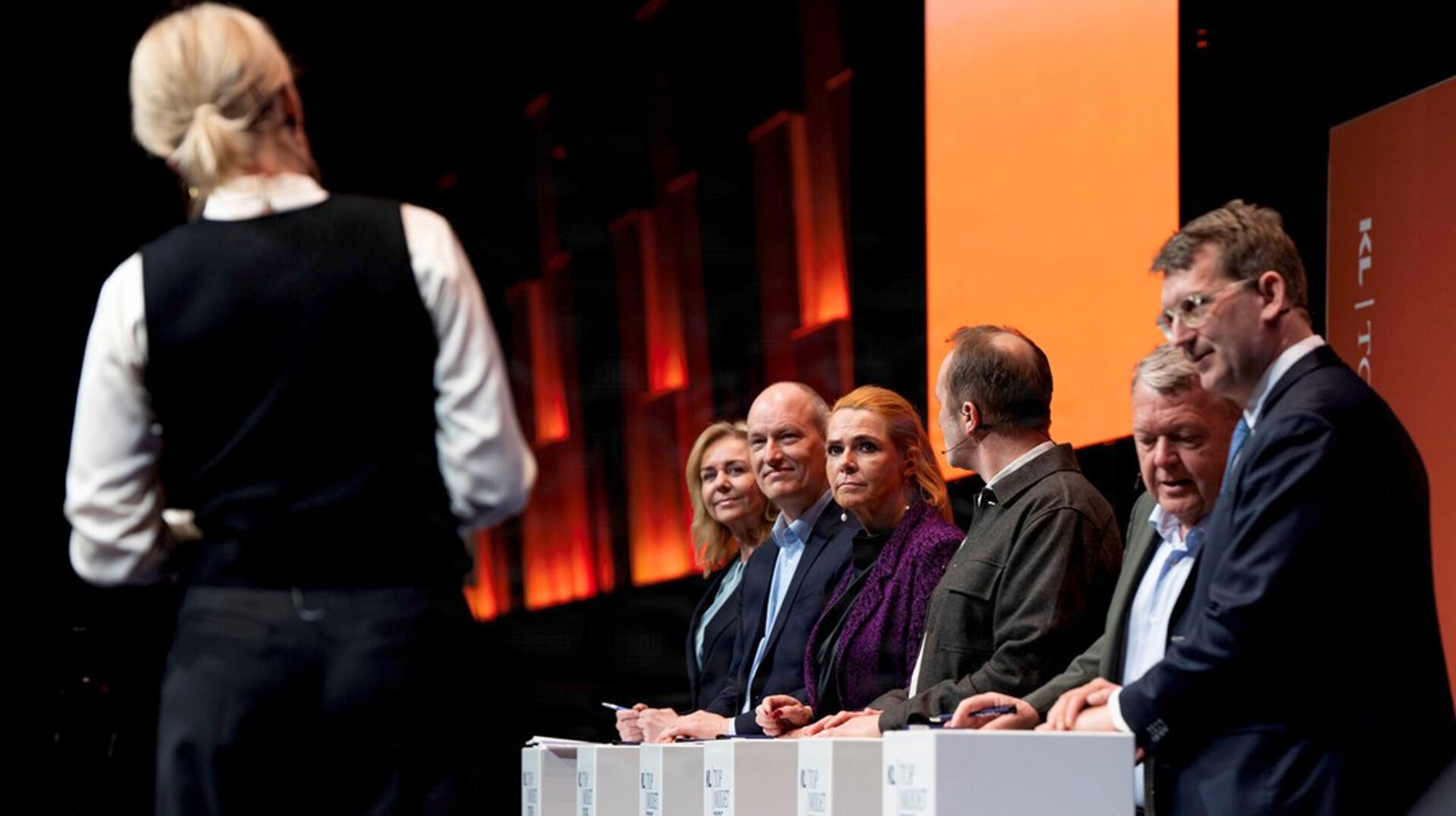 Alle partiledere er stort set enige om at sikre, at kommunernes økonomi som minimum vokser i takt med, at der bliver flere ældre. Men der er også men'er.