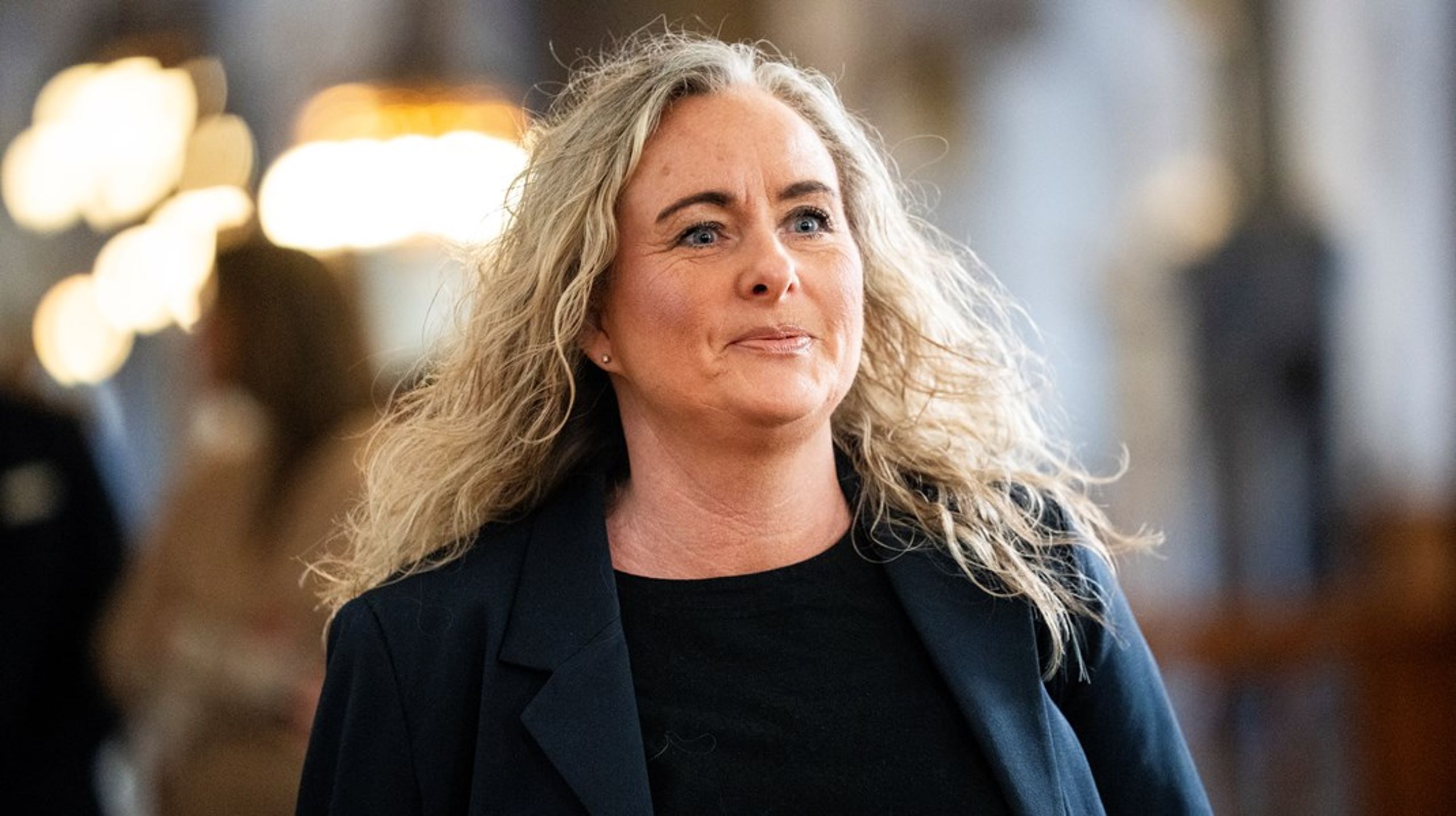 Også på EU-niveau bør Danmark arbejde for oftere at få opgjort, hvor meget ny lovgivning risikerer at koste i ekstra administrative medarbejdere, mener Charlotte Bagge Hansen, finansordfører i Moderaterne.&nbsp;
