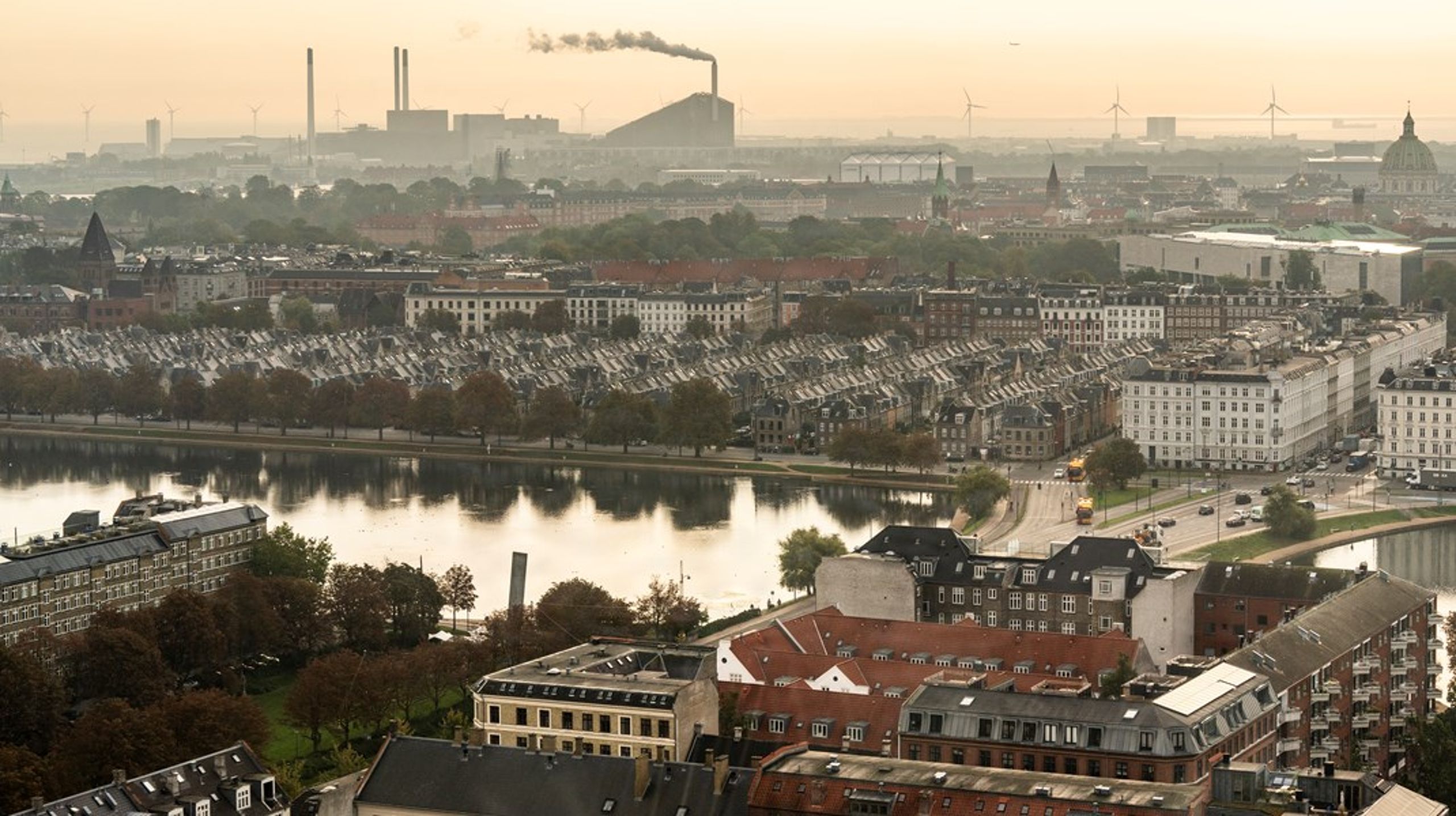 Der er brug for, at de markante forskelle mellem huslejeniveauerne i nyt og gammelt byggeri bliver udjævnet, skriver&nbsp;Mette Lis Andersen, Jes Møller, Søren Christensen og Anker Brink Lund.
