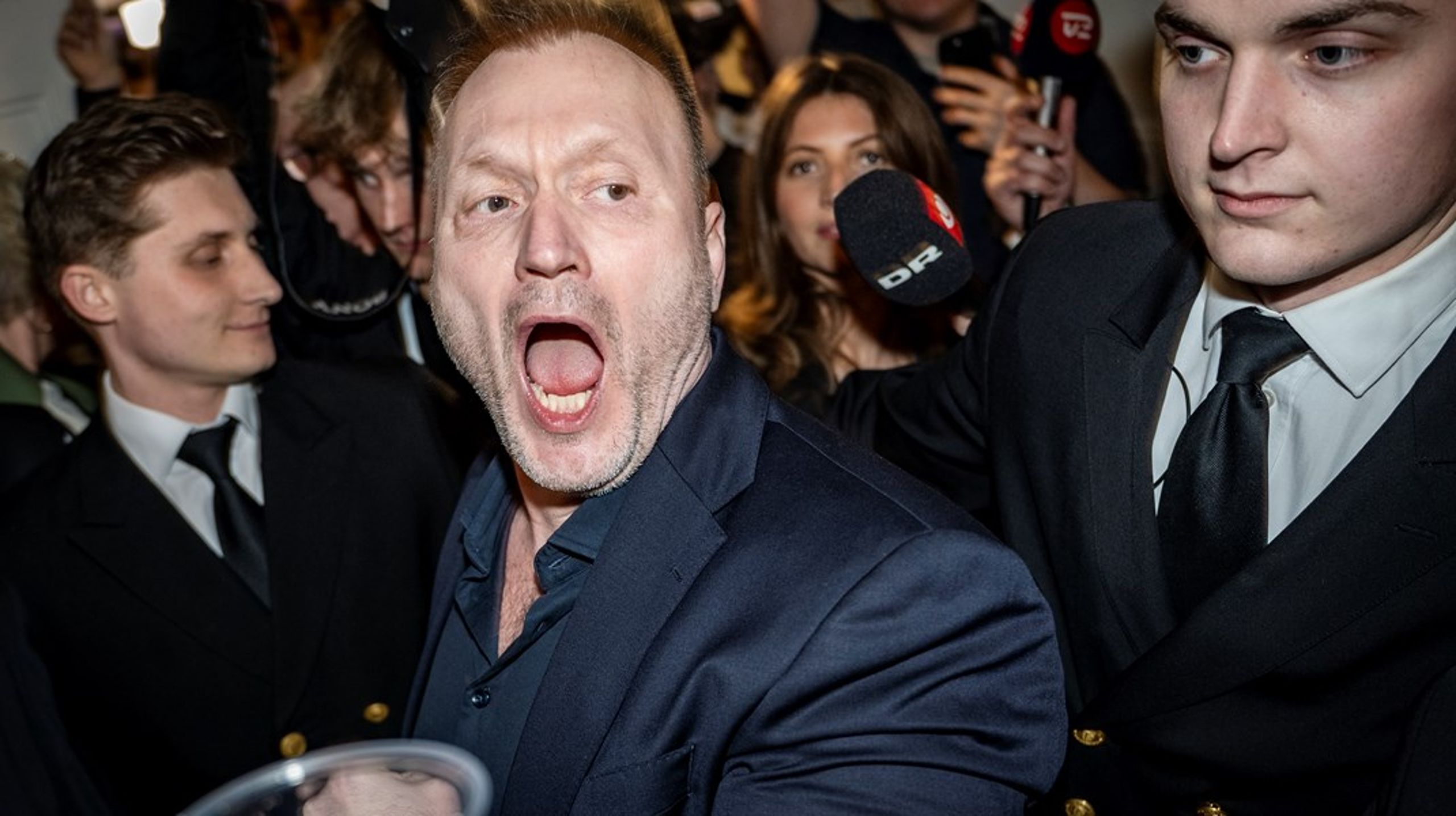 "Når vi er her, så er vi her for at give den gas," råbte formanden til sine medlemmer og frivillige, da det ved midnatstid stod klart, at Borgernes Parti akkurat sneg sig over spærregrænsen med 2,1 procent af stemmerne.&nbsp;