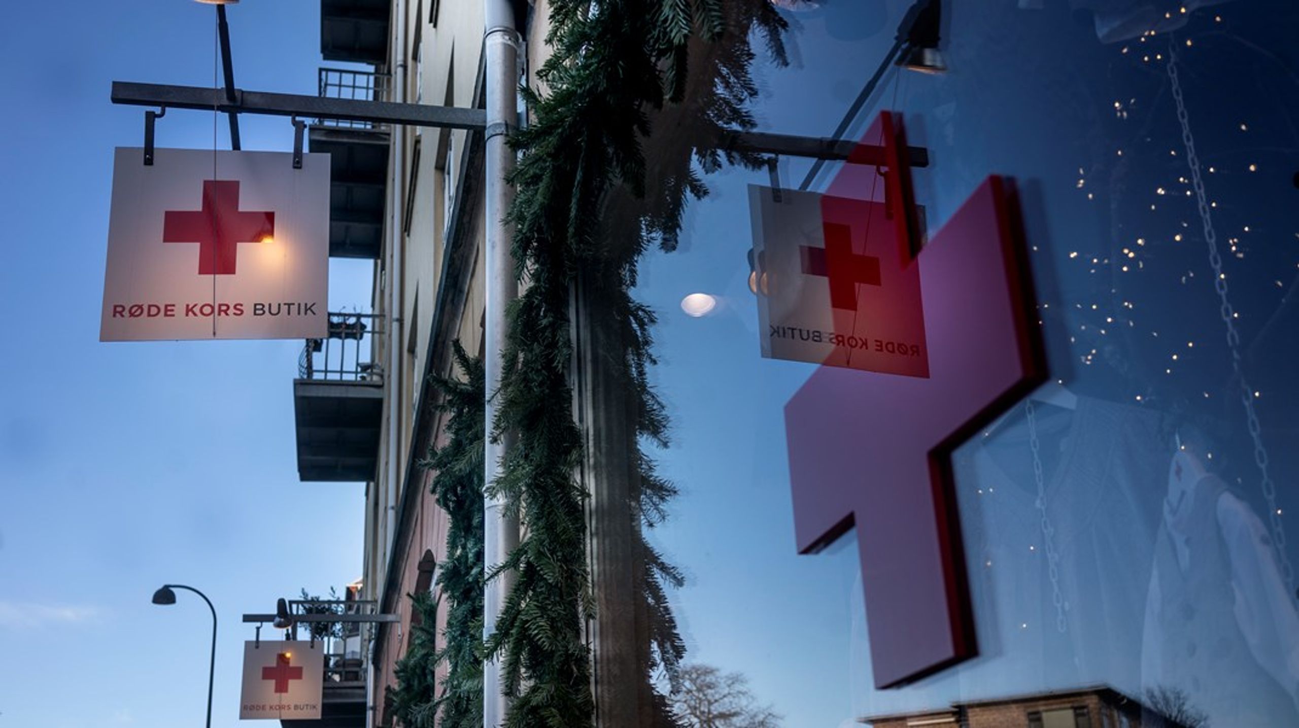 Lone Buchardt overtager stillingen fra&nbsp;Pernille Scheel, der efter 26 år i Røde Kors – heraf 16 år som sekretatiatsleder&nbsp;i Hovedstaden – har valgt at stoppe.