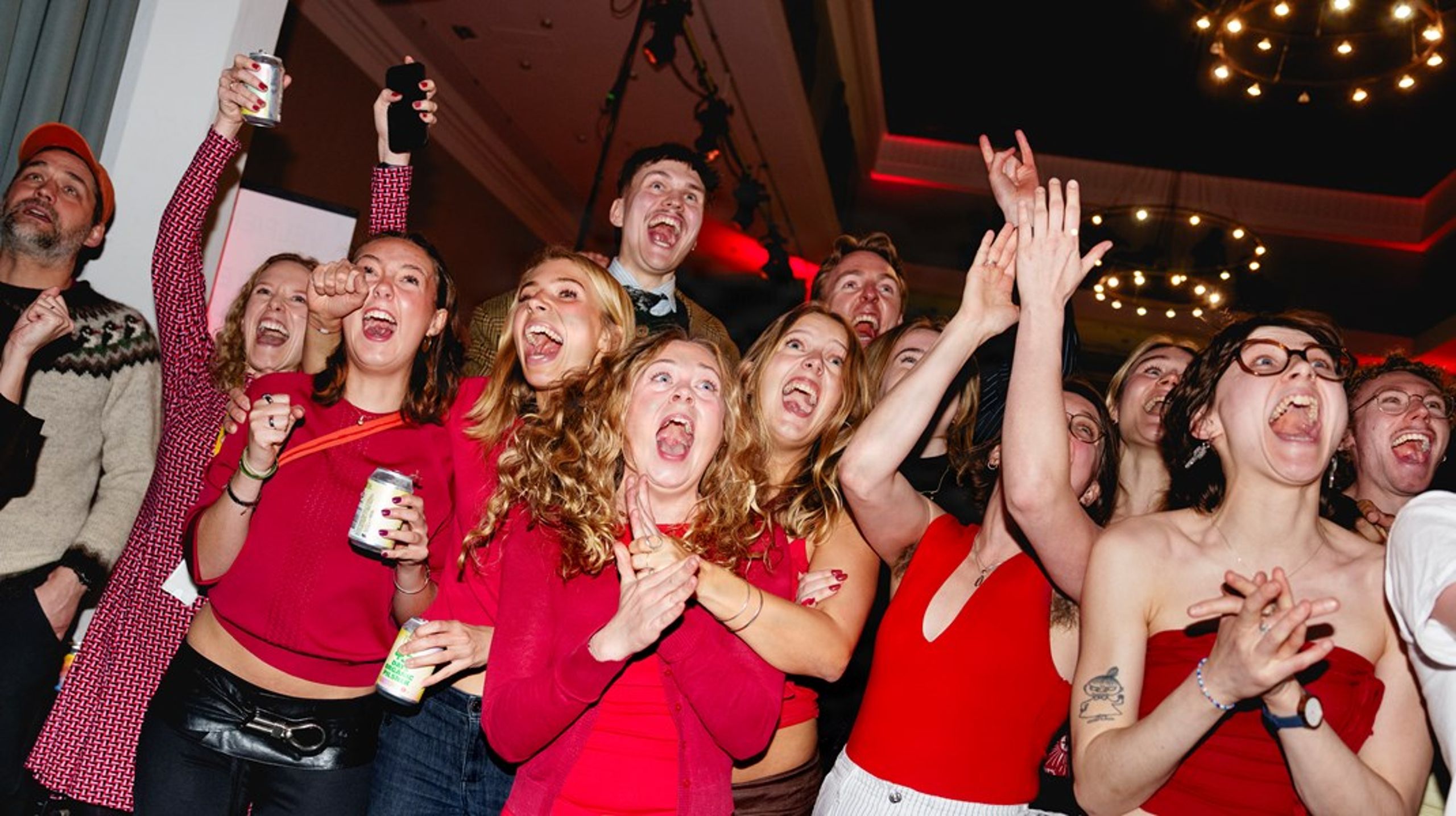 Vælgerne sætter gerne deres kryds ved kvindelige politikere. Så selv når partierne stiller færre kvinder op end mænd, er vælgerne garant for at fordele stemmerne ligeligt mellem mænd og kvinder, skriver&nbsp;Louise Holck.