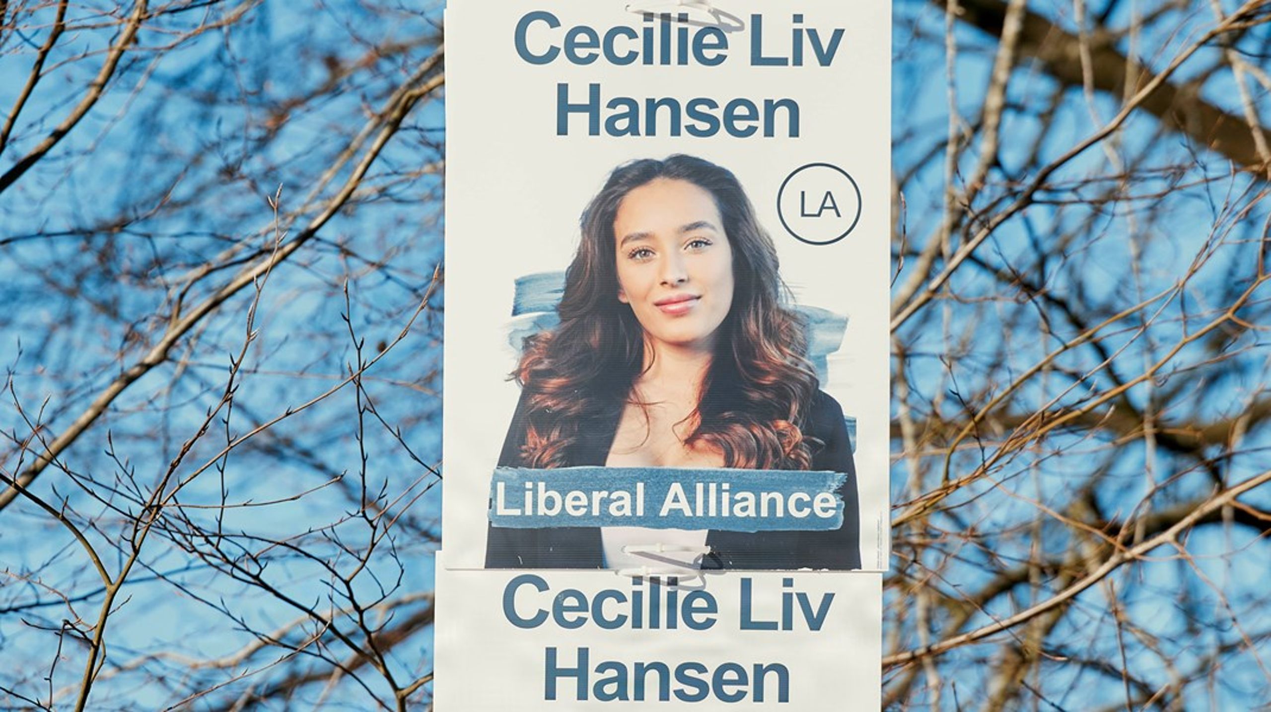 Cecilie Liv Hansen blev få dage efter Folketingsvalget ekskluderet fra Liberal Alliance. Hun var dog ikke den første, få timer tidligere smed Borgernes Parti den nyvalgte Jacob Harris ud af partiet. Esben og Jakob mener, at det viser, hvor svagt blå blok står.