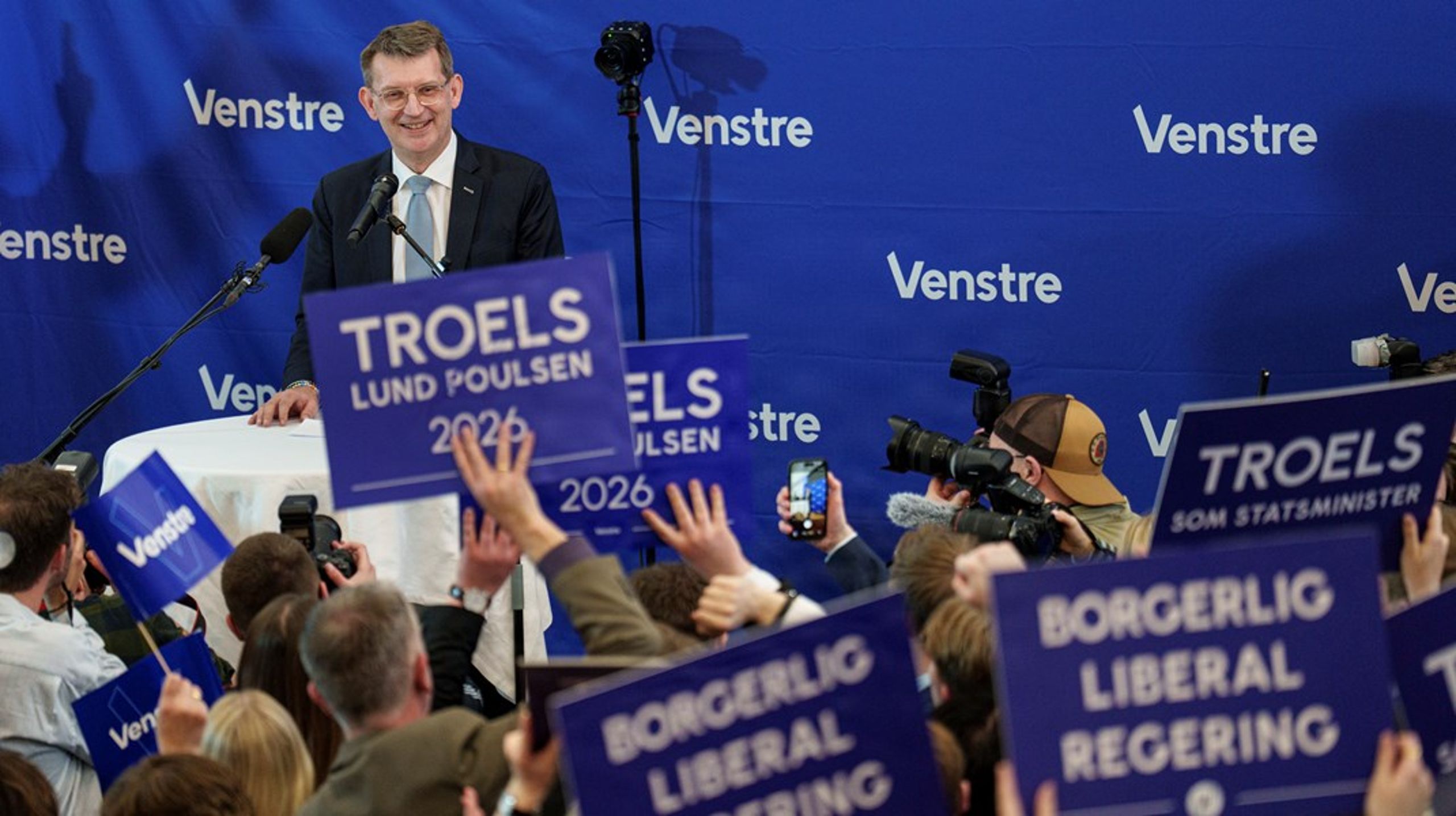 'Vind eller forsvind' er det bedste stykke journalistik, der er skrevet om Venstre i nyere tid, skriver&nbsp;Jakob Nielsen. Billedet er fra Venstres valgfest på valgaftenen 24. marts 2026.