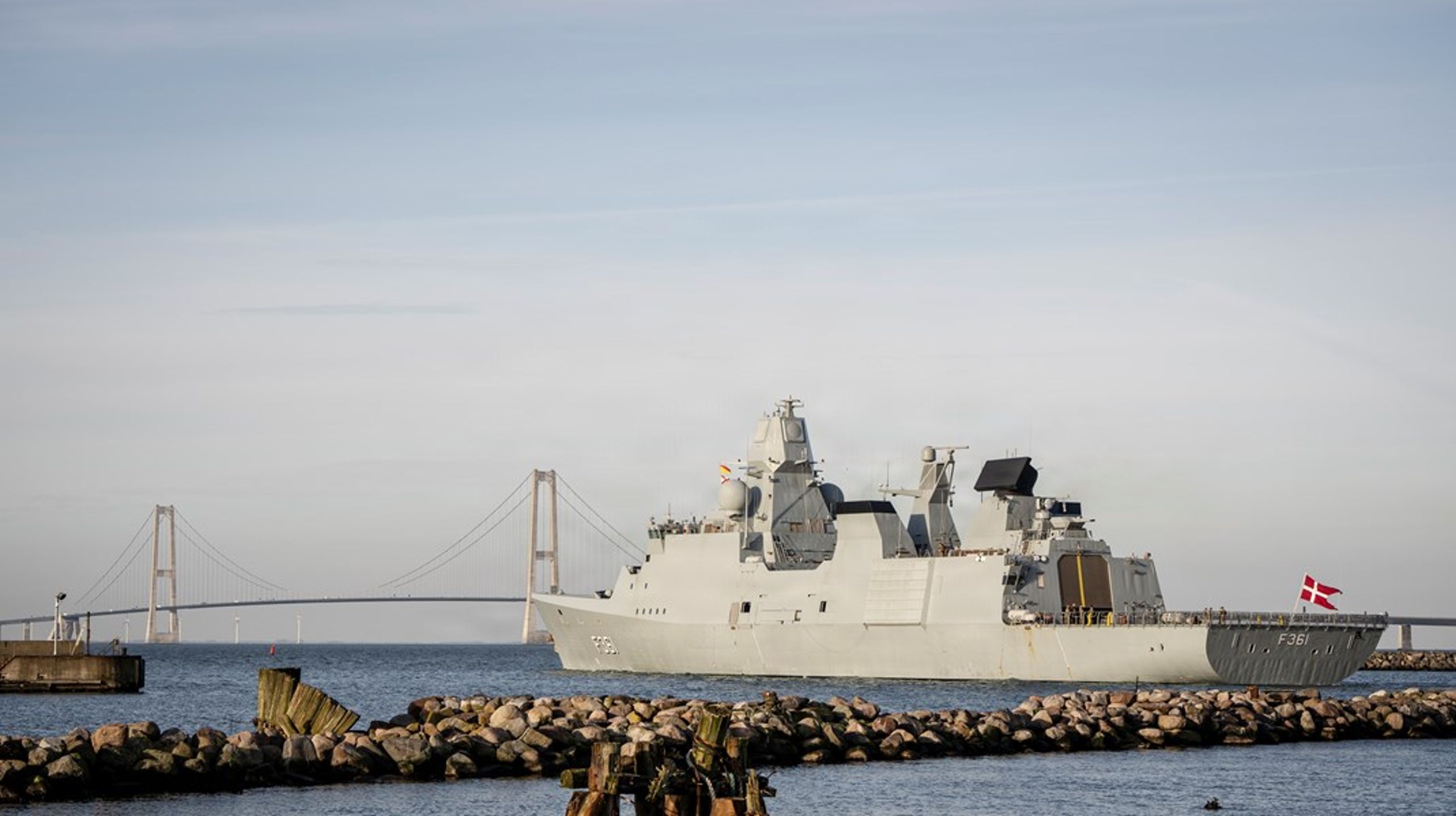 Hvis de store investeringer i både forsvar og natur skal give fuld effekt, kræver det, at overvågningen i videst muligt omfang samles på tværs af forsvar, virksomheder og forskning, skriver Liselotte Hohwy Stokholm.