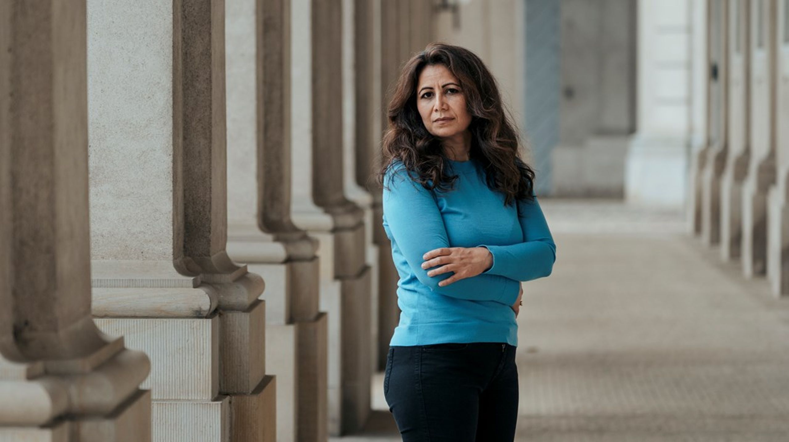 Der er ikke brug for borgere, der blindt overlader ansvaret til politikerne. Og vi har slet ikke brug for politikere, der mener, at borgerne ikke kan tænke længere end deres pengepung og har brug for lette løsninger på komplicerede svar,&nbsp;skriver Özlem Cekic.<br>