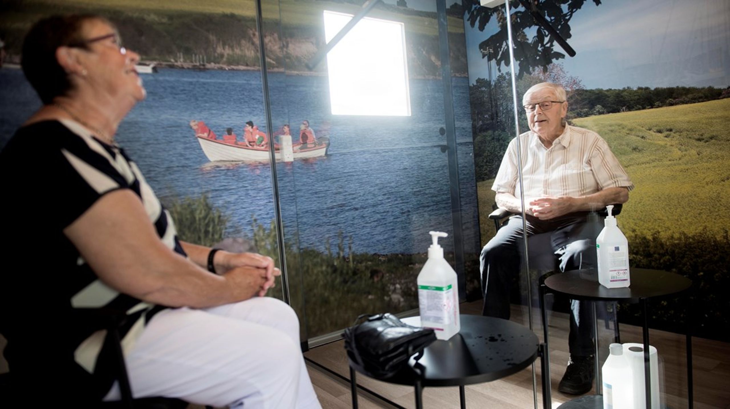 Hvad forventer vi, at pårørende bidrager med? Og hvilken støtte forpligter vi os som samfund til at stille til rådighed? De spørgsmål er fortsat ubesvarede, skriver Marie Henriette Madsen.