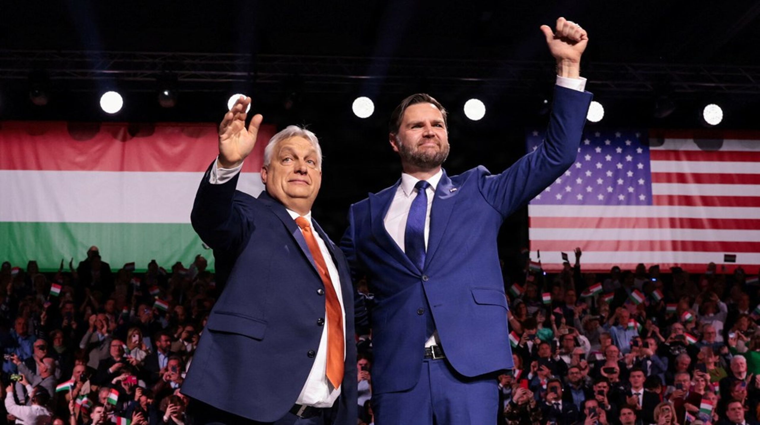 Venskabsdagen er blevet oprettet for at give Orbán tiltrængt hjælp i valgkampen. Han støtter afhopperen fra sit eget parti og udfordrer nu Péter Magyar.