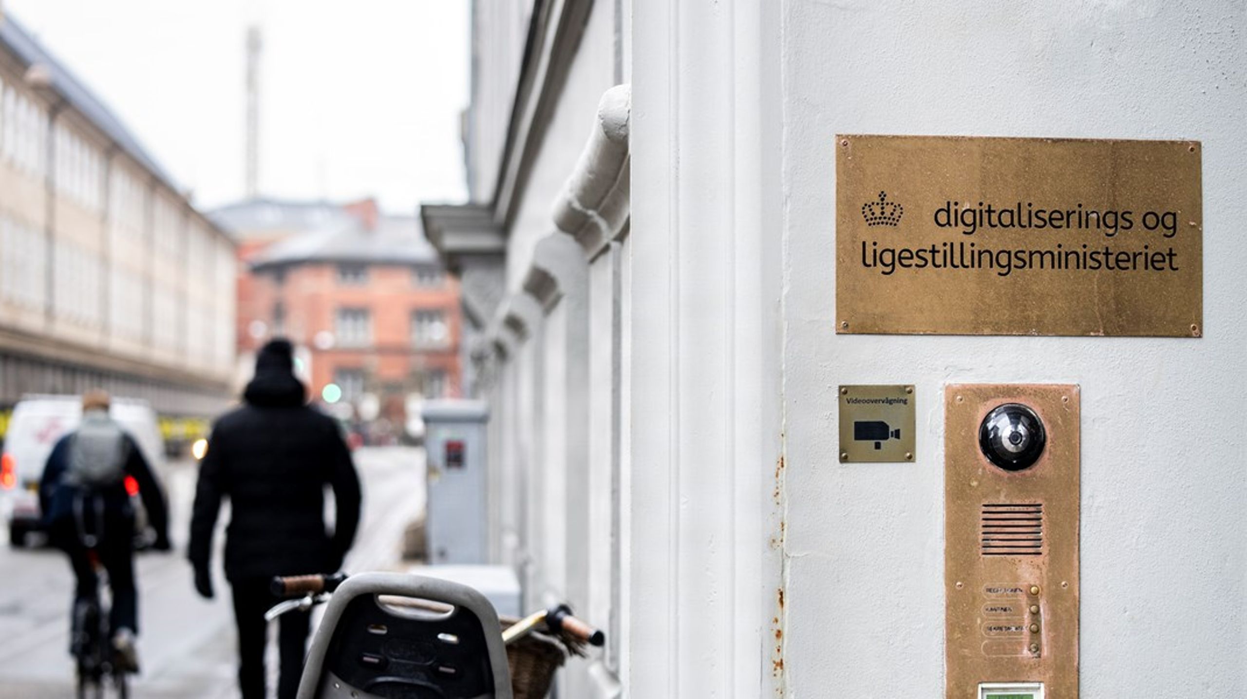 Digitaliseringsministeriet er for småt og placeret for langt fra magten, lyder analysen fra Dansk It.&nbsp;