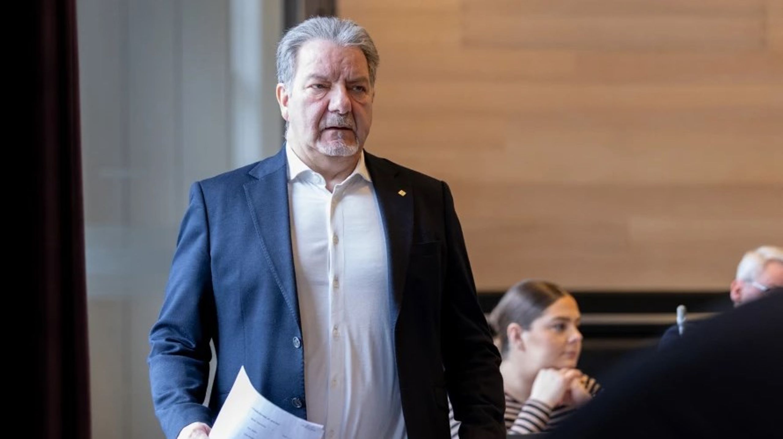 Johan Dahl har været næstformand i det borgeligt-liberale parti Sambandsflokkurin siden 2007 og medlem af Lagtinget i perioder fra 2002 til i dag.