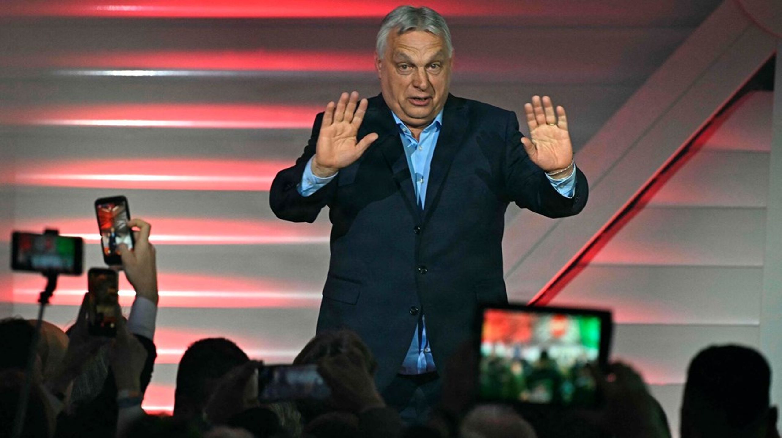 Farvel til magten: Søndag aften erkendte Ungarns mangeårige leder, Viktor Orbán, et stort valgnederlag.