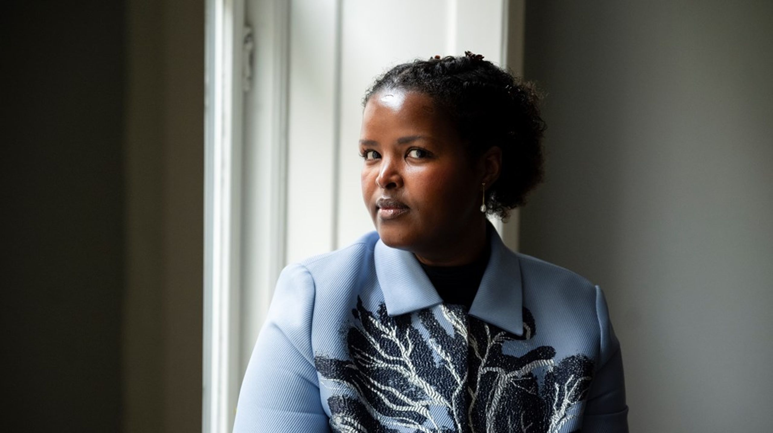 Det er en principiel debat om fagbevægelsens rolle i en tid, hvor arbejdslivet formes af mere end kontrakter og karriereforløb. Derfor er dette indlæg ikke kun til Djøf. For problemet går på tværs af fagbevægelsen, skriver Naima Yasin.