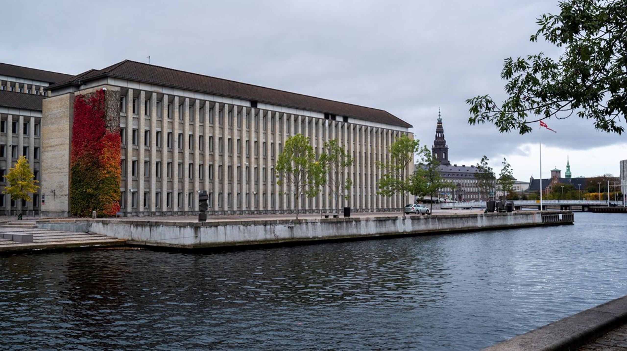 Udenrigstjenesten er blandt dem, der er vokset mest under SVM-regeringen, både når det kommer til årsværk og nettoudgiftsbevilling.