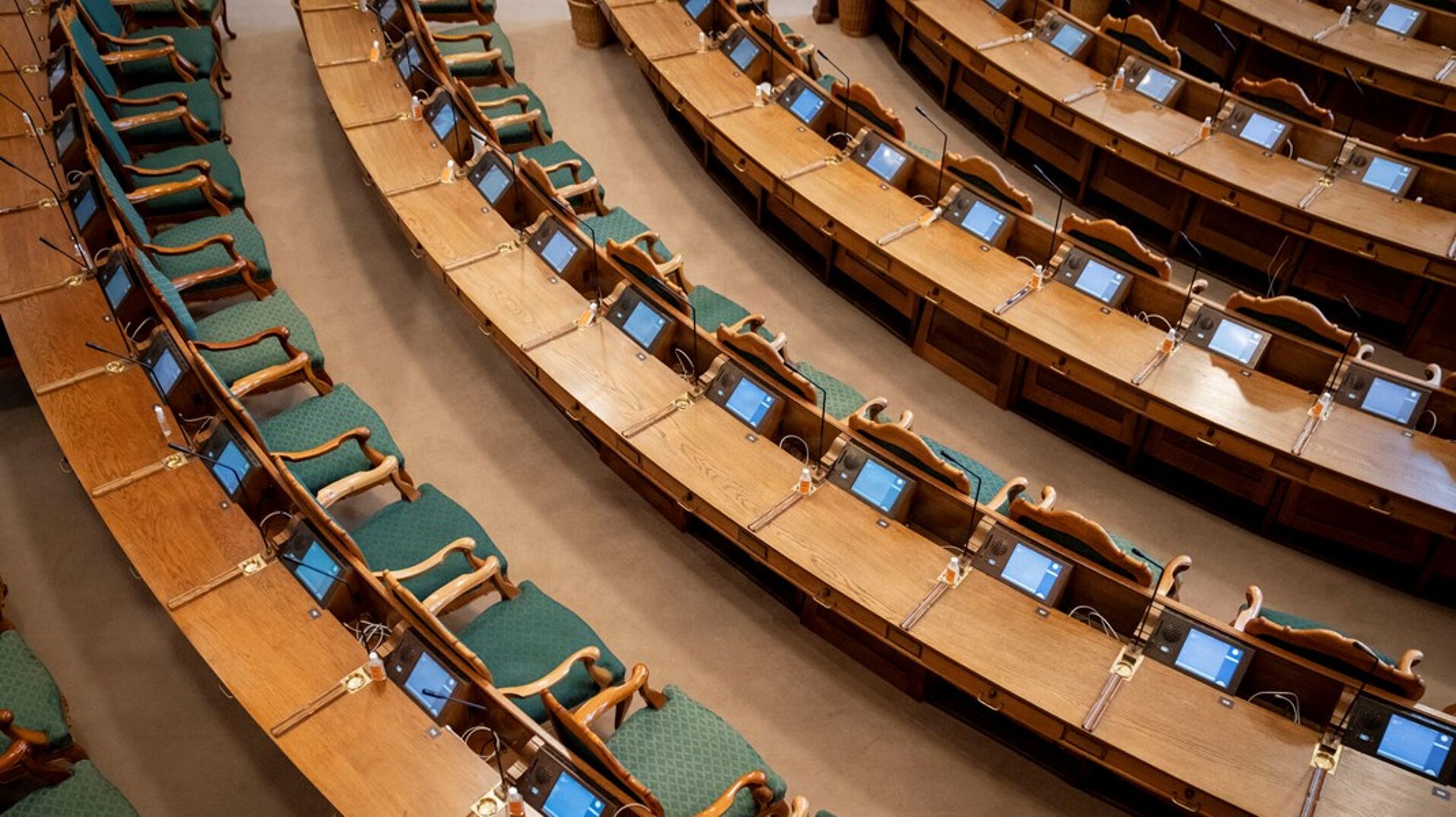 Den nye struktur med færre udvalg er blevet til efter, at folketingsmedlemmer har fortalt om et for højt arbejdspres og sammenfaldende udvalgsmøder.