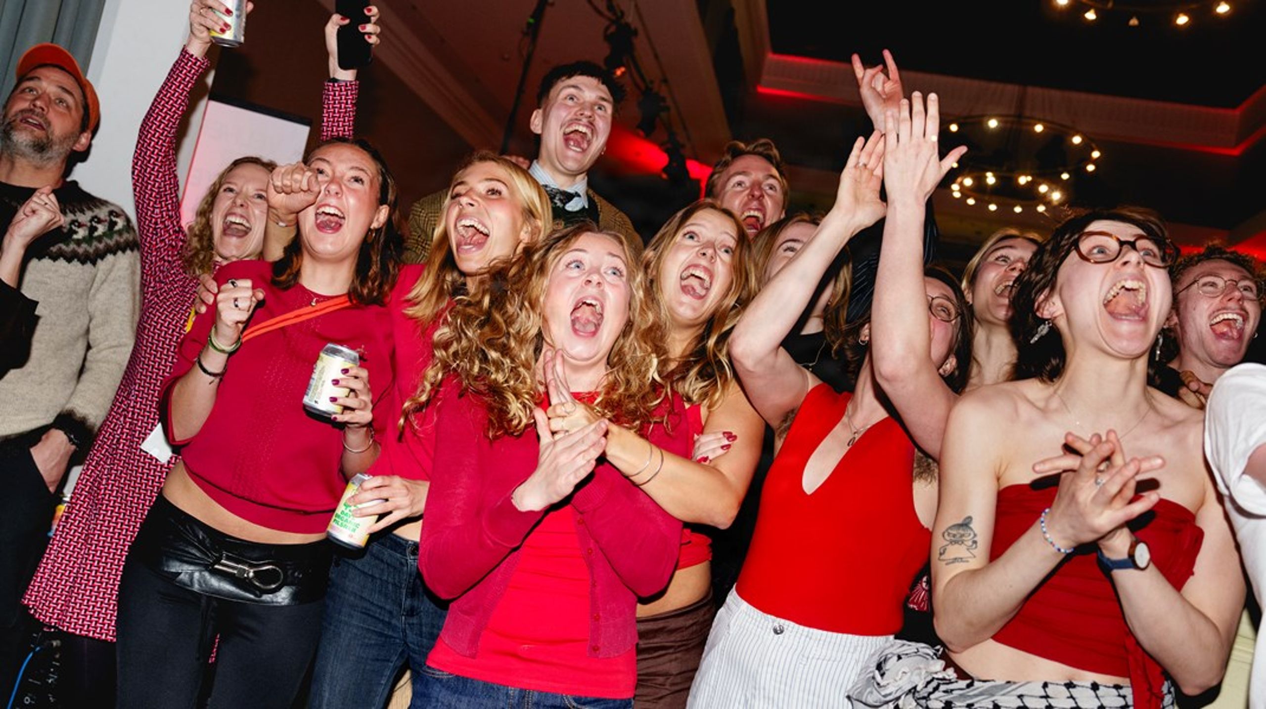 Knap to tredjedele af SFs vælgere er kvinder. Her til valgfest hos SF på Johan Borups højskole i København i marts 2026.