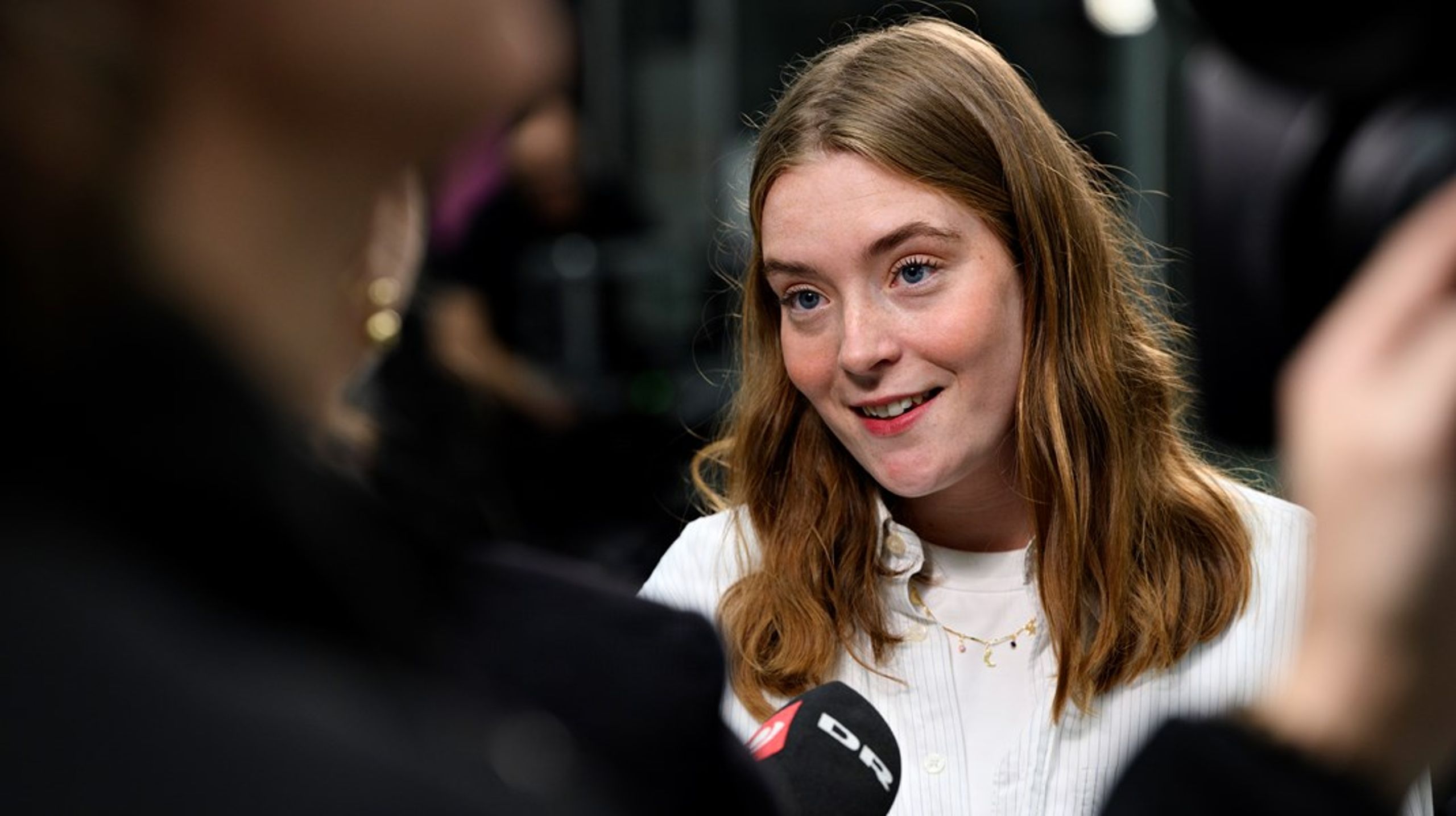 Julie Lindmann er tidligere forperson for Danske Studerendes Fællesråd, hvor hun sad fra 2022 til 2023. Hun er ny politisk rådgiver på børn-, unge- og uddannelsesområdet hos Enhedlisten.