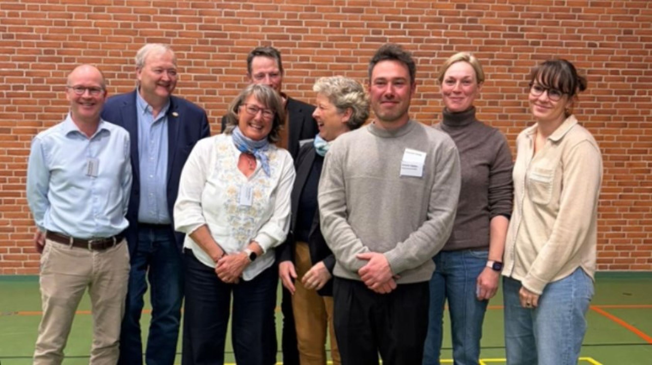 Den nye bestyrelse i Dansk Rideforbund og de to suppleanter. Formand Kimi Gerd Nielsen er nummer tre fra venstre.&nbsp;