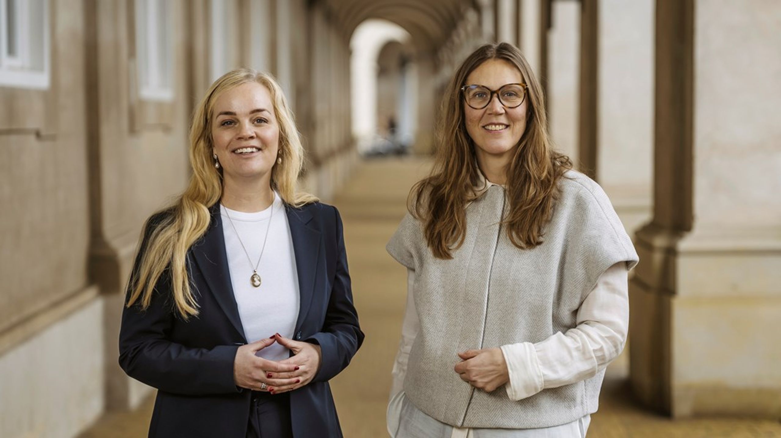 Anne Marie Kindberg, CEO for Altinget og Mandag Morgen, sammen med Mette Hundebøl, der er CEO for JP/Politiken Business Media