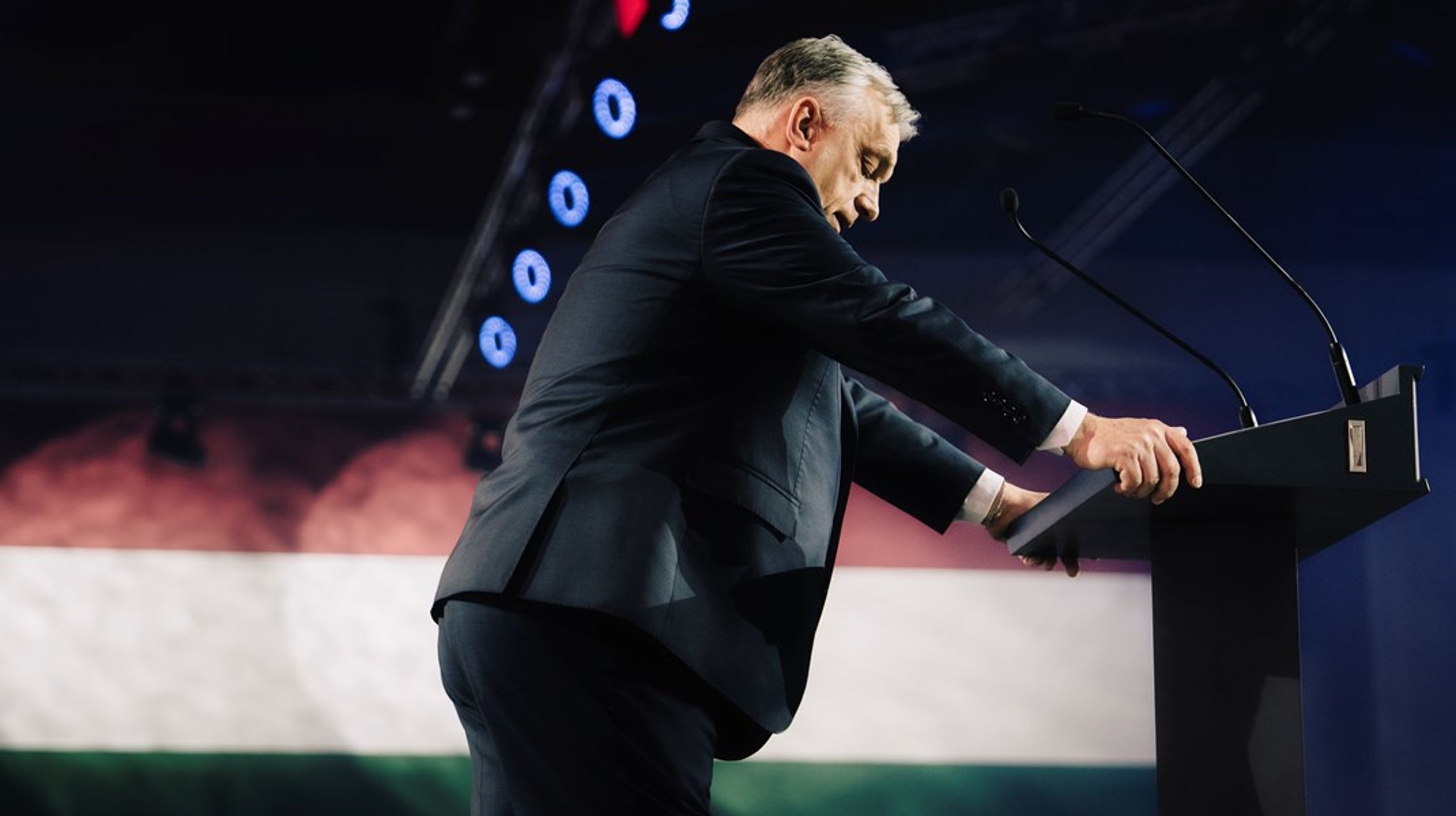 Hvorfor er det, at EU's ledere, mens de spøgefuldt kaldte Orbán en diktator, ikke gjorde noget for at stoppe ham, mens de kunne,&nbsp;skriver&nbsp;András Simonyi.