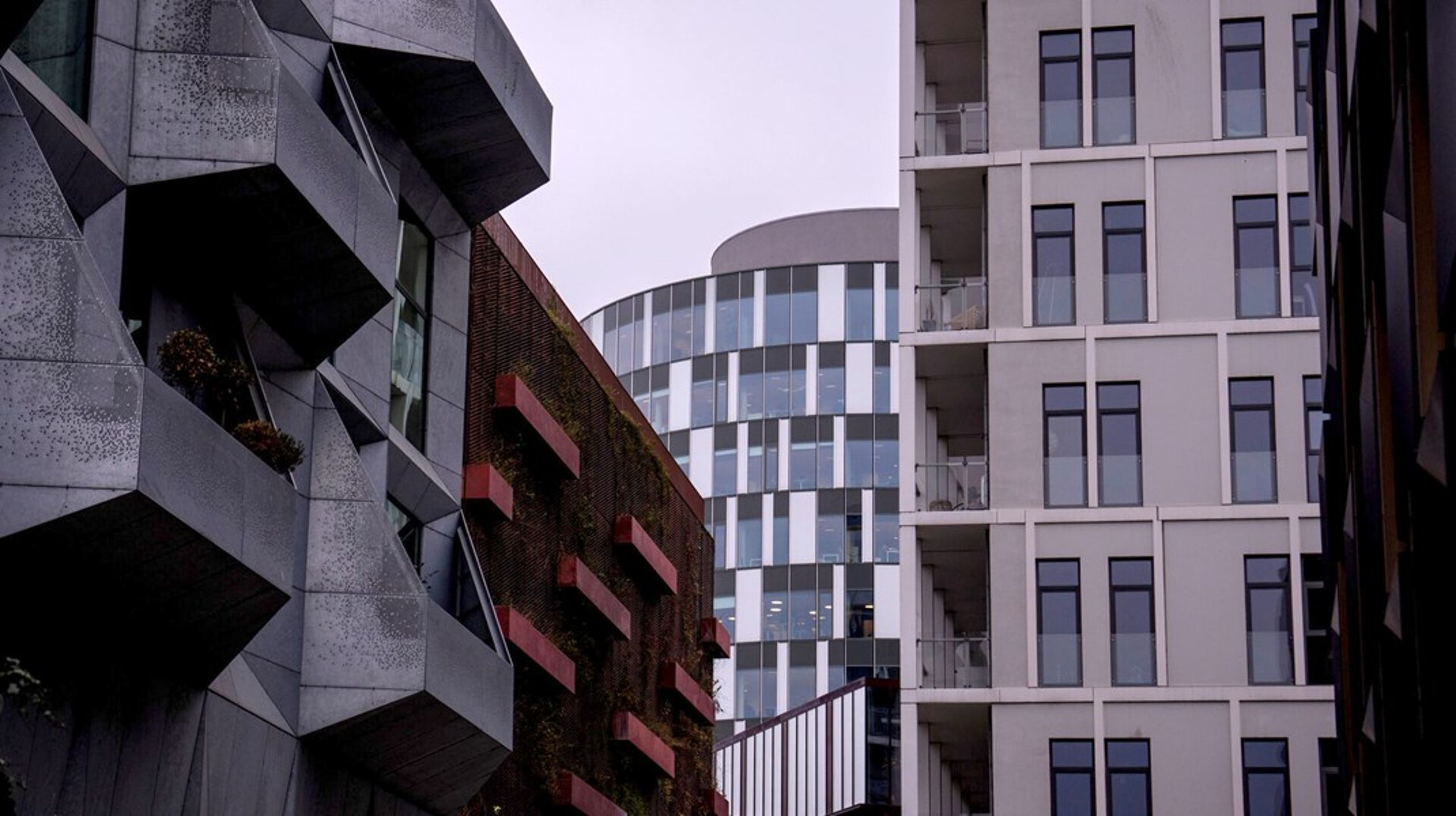 At påstå, at byggeriet går i stå, når der indføres huslejeregulering, er forkert, skriver Helene Toxværd og Anders Svendsen.