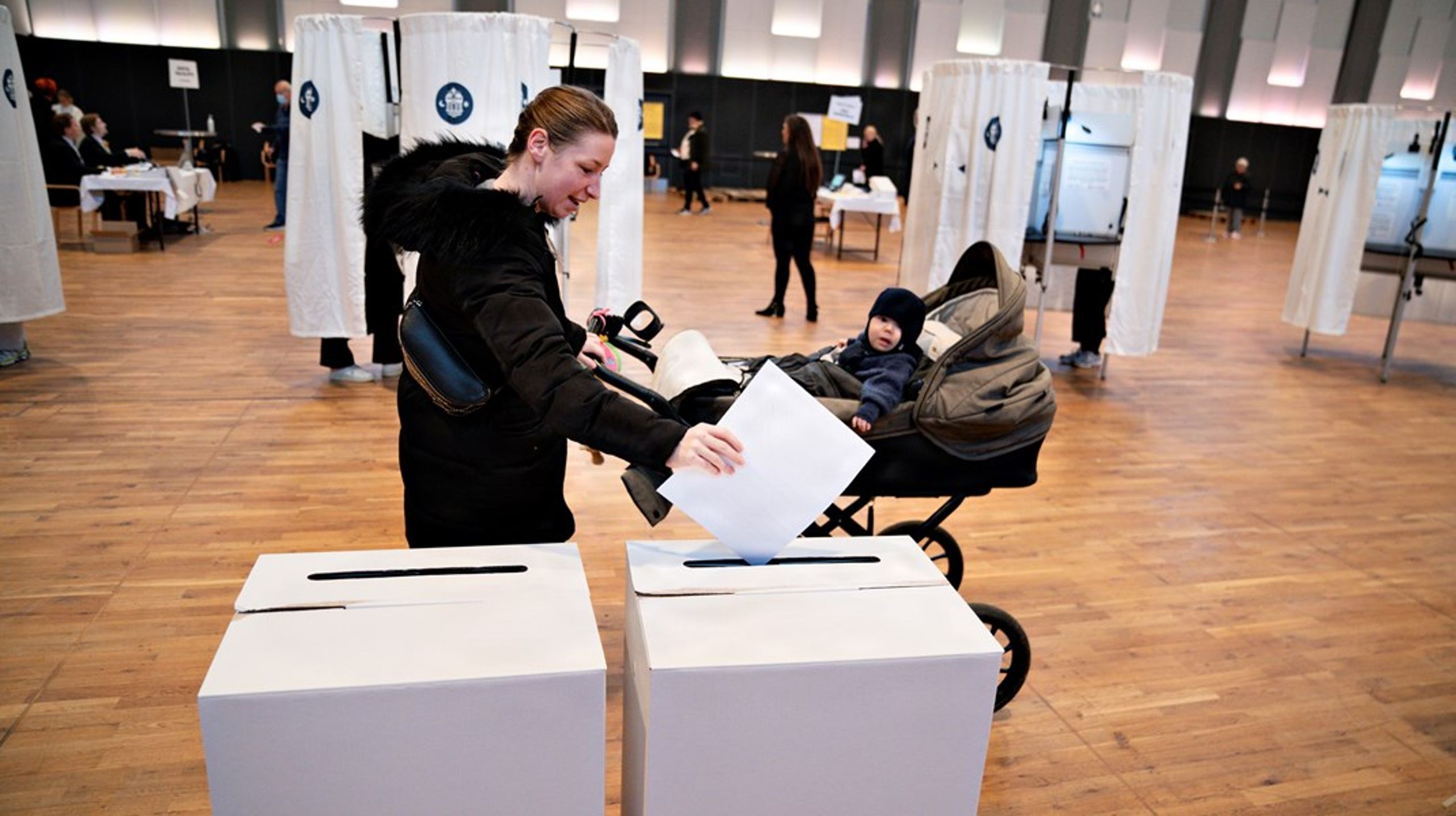 Hvis valgkampens løfter om færre administrative byrder og en modernisering af arbejdsmarkedet skal tages alvorligt, bør en afbureaukratisering af barselssystemet tages med ind til regeringsforhandlingerne, skriver Sara Vergo, Janne Gleerup, Malene Matthison-Hansen og Gine Maltha Kampmann.