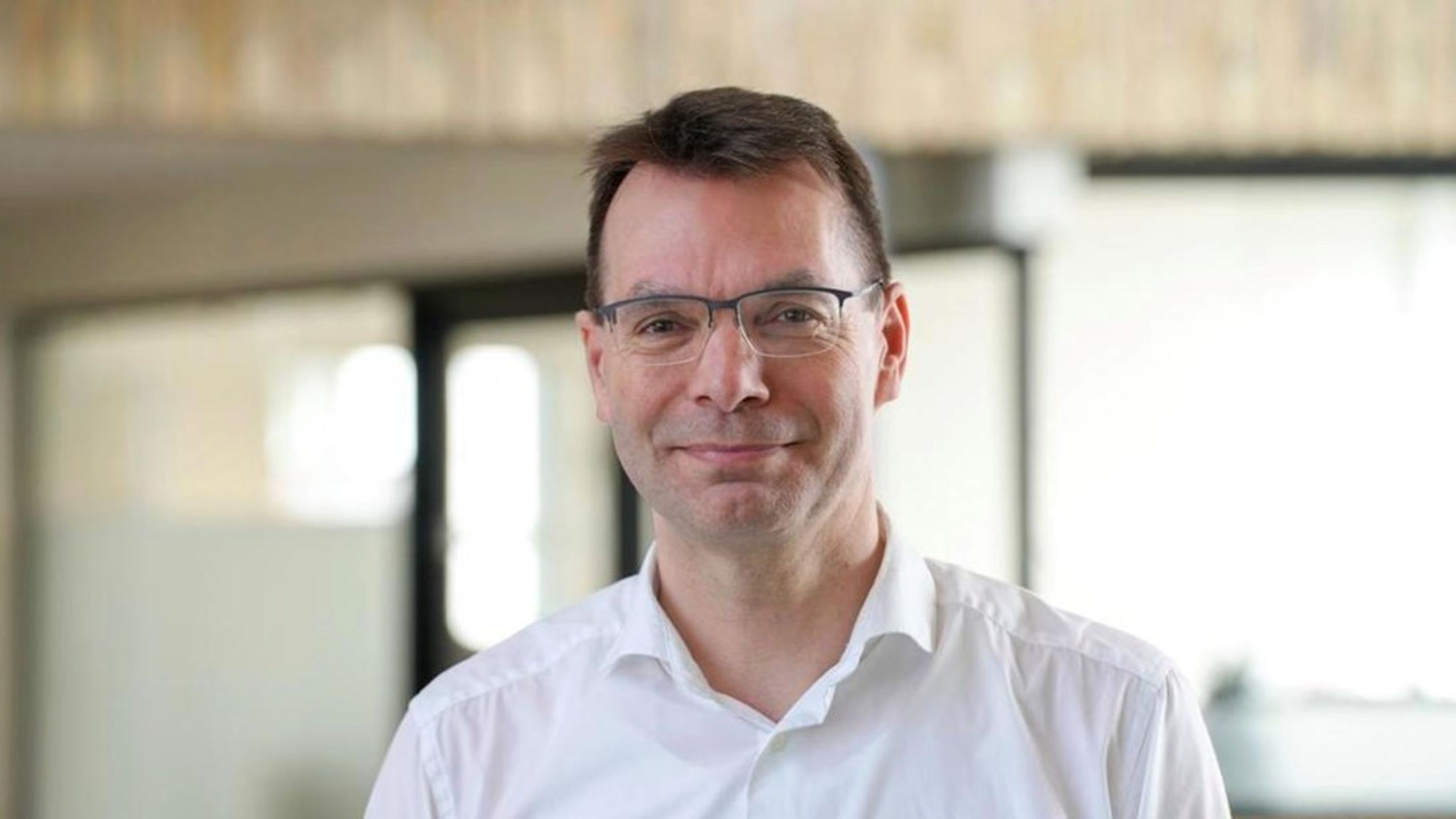Jesper&nbsp;Høstgaard-Jensem er tidligere vicedirektør og teknisk direktør i Aalborg Forsyning og&nbsp;uddannet civilingeniør i kemi fra DTU. Han var inden da&nbsp;var han produktionsdirektør i Aalborg Portland.