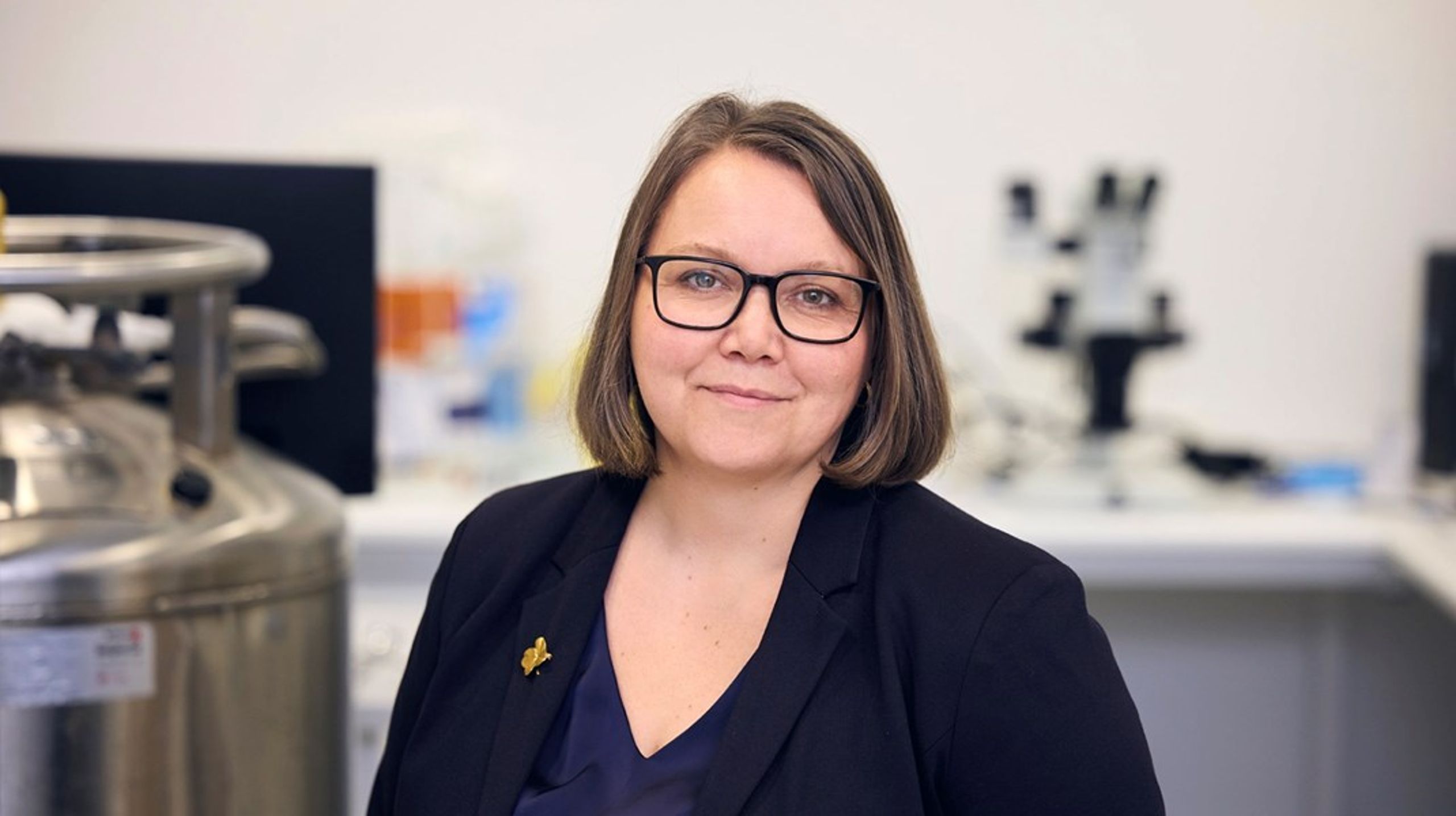 Professor i materialekemi Dorthe Ravnsbæk er den ene modtager af Holt-Knudsen forskertalent-prisen 2026. Sammen med professor i medicin Lars Wiuff Andersen modtager de 100.000 kr.
