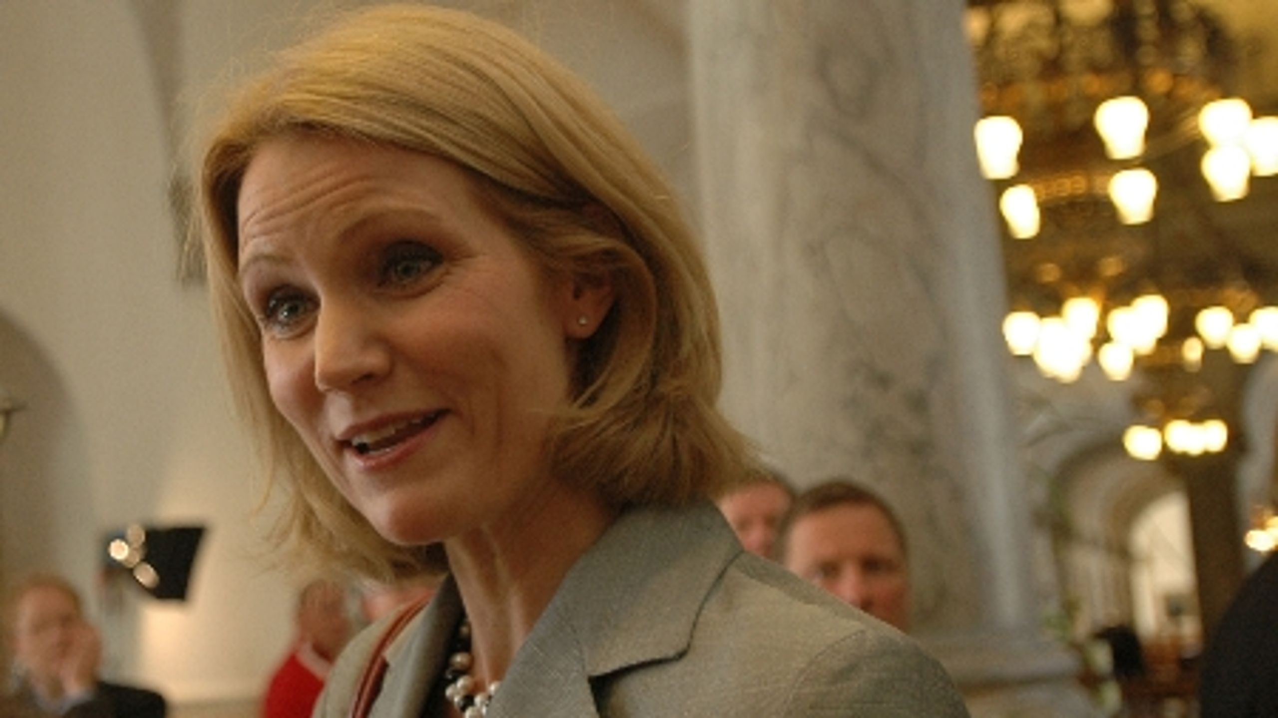 For anden måned i træk præsterer S-formanden at sende sit parti fire mandater frem i snittet af meningsmålinger.